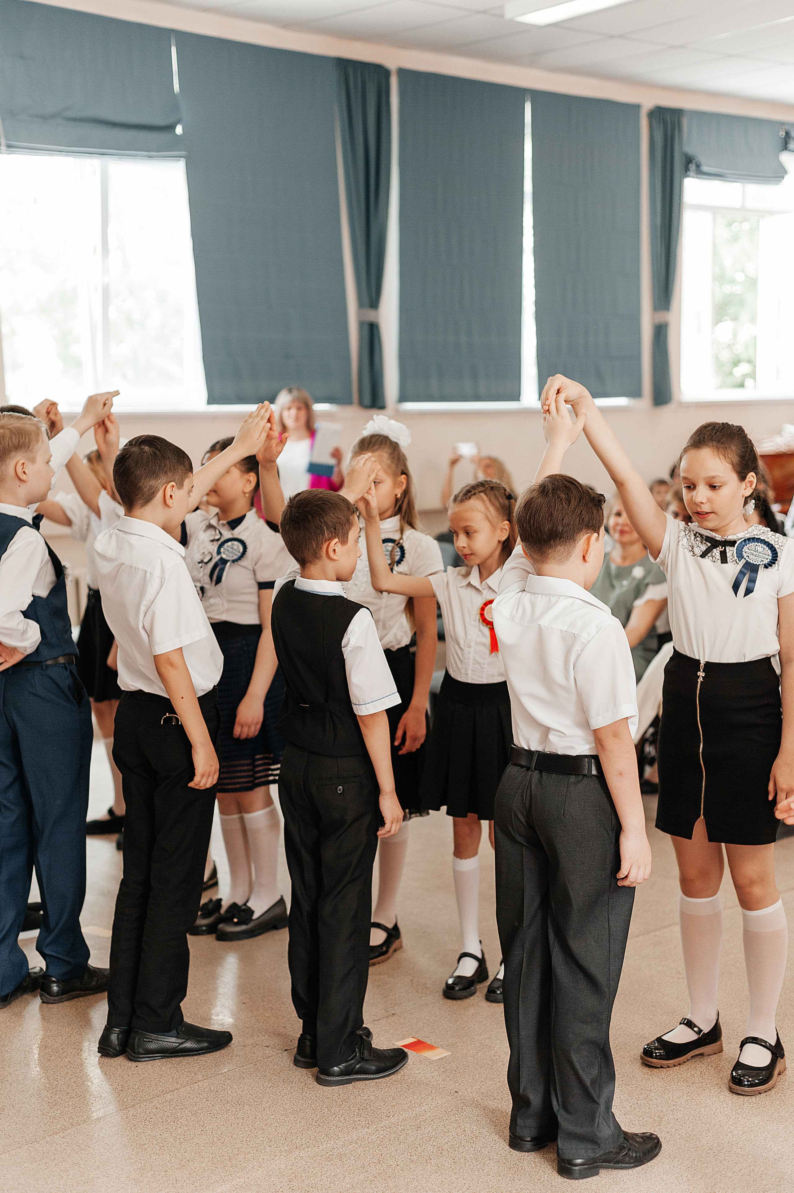 Выпускной начальной школы. Гимназия 95. Свадебный и семейный фотограф в Ростове-на-Дону Алина Астахова