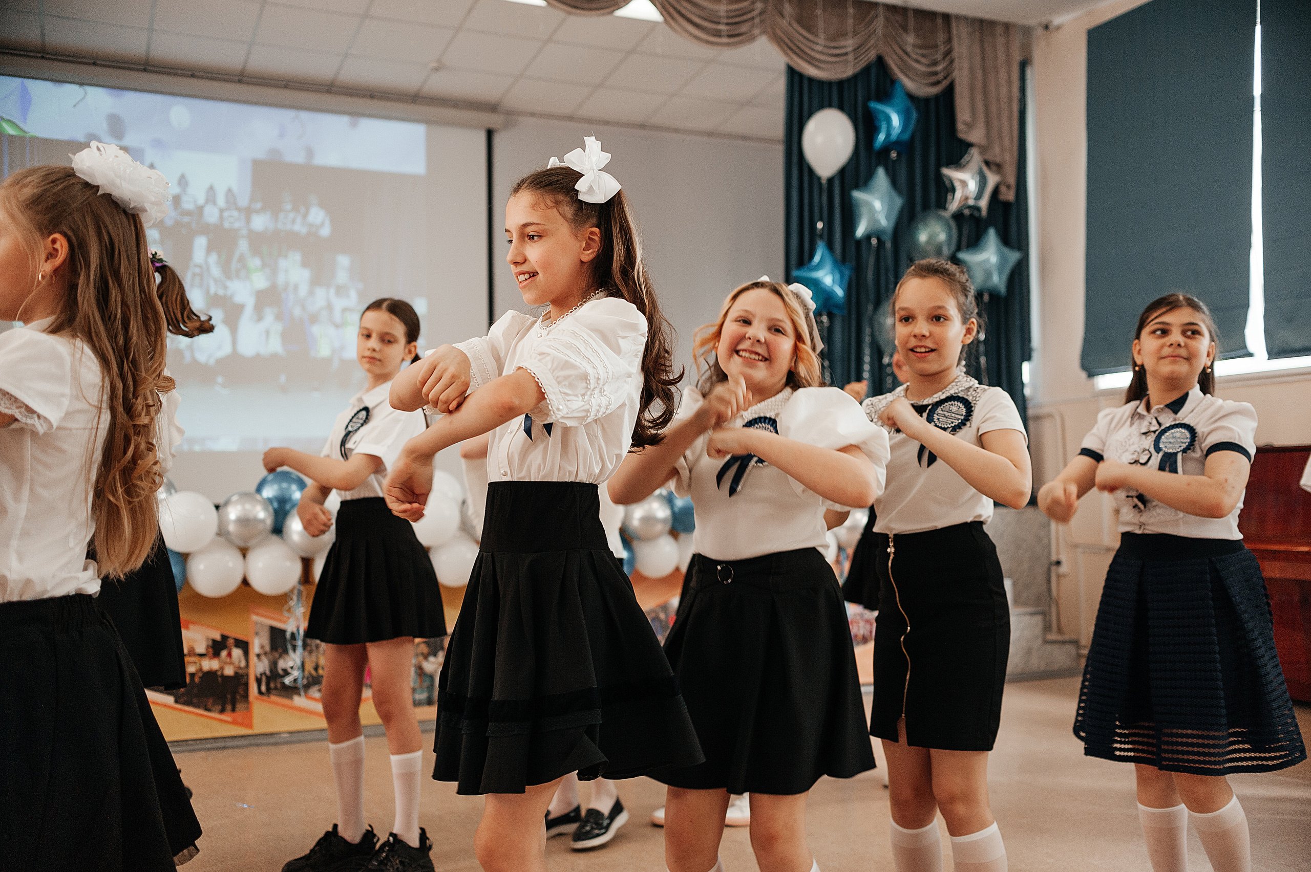 Выпускной начальной школы. Гимназия 95. Свадебный и семейный фотограф в Ростове-на-Дону Алина Астахова