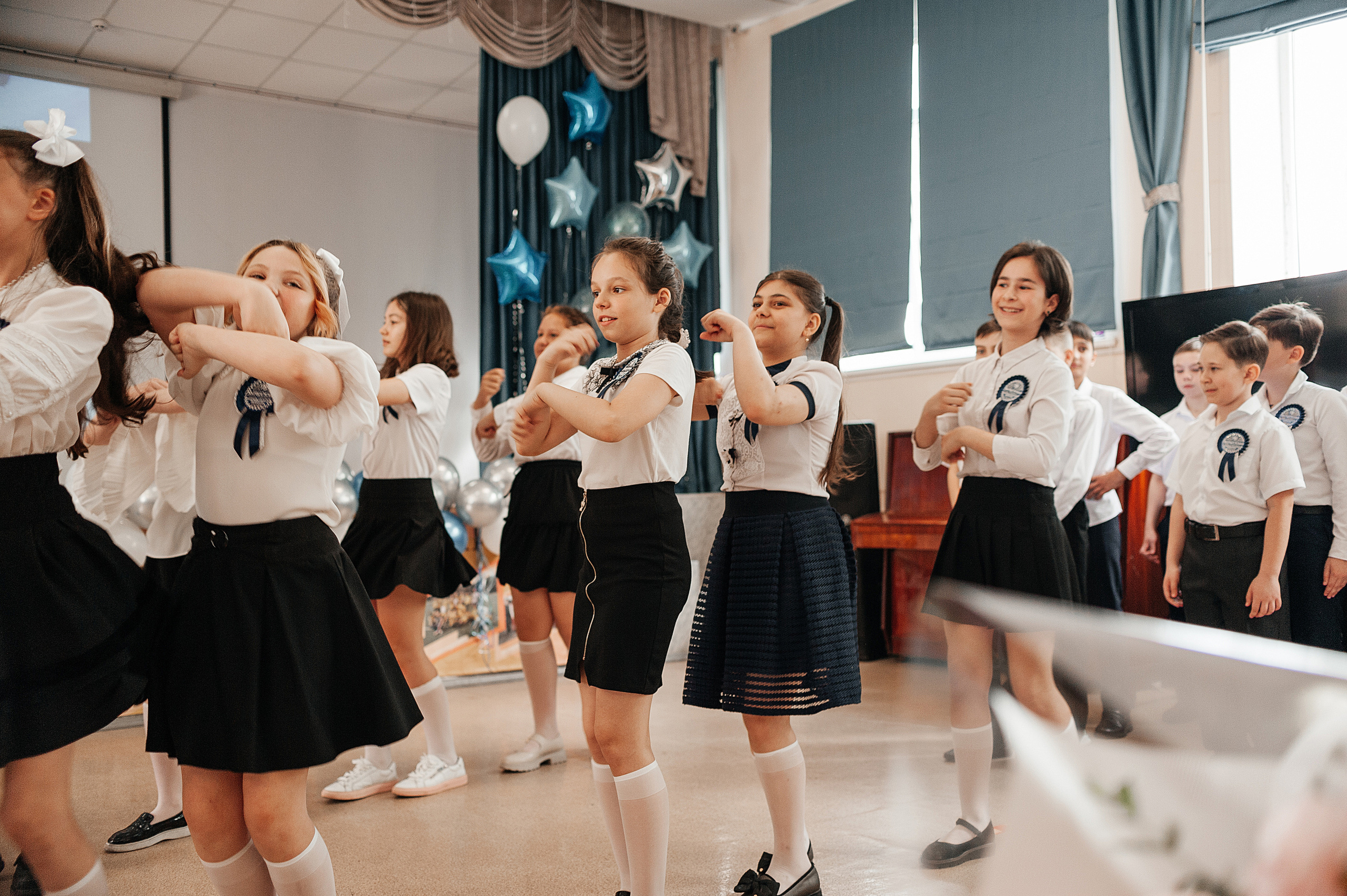 Выпускной начальной школы. Гимназия 95. Свадебный и семейный фотограф в Ростове-на-Дону Алина Астахова