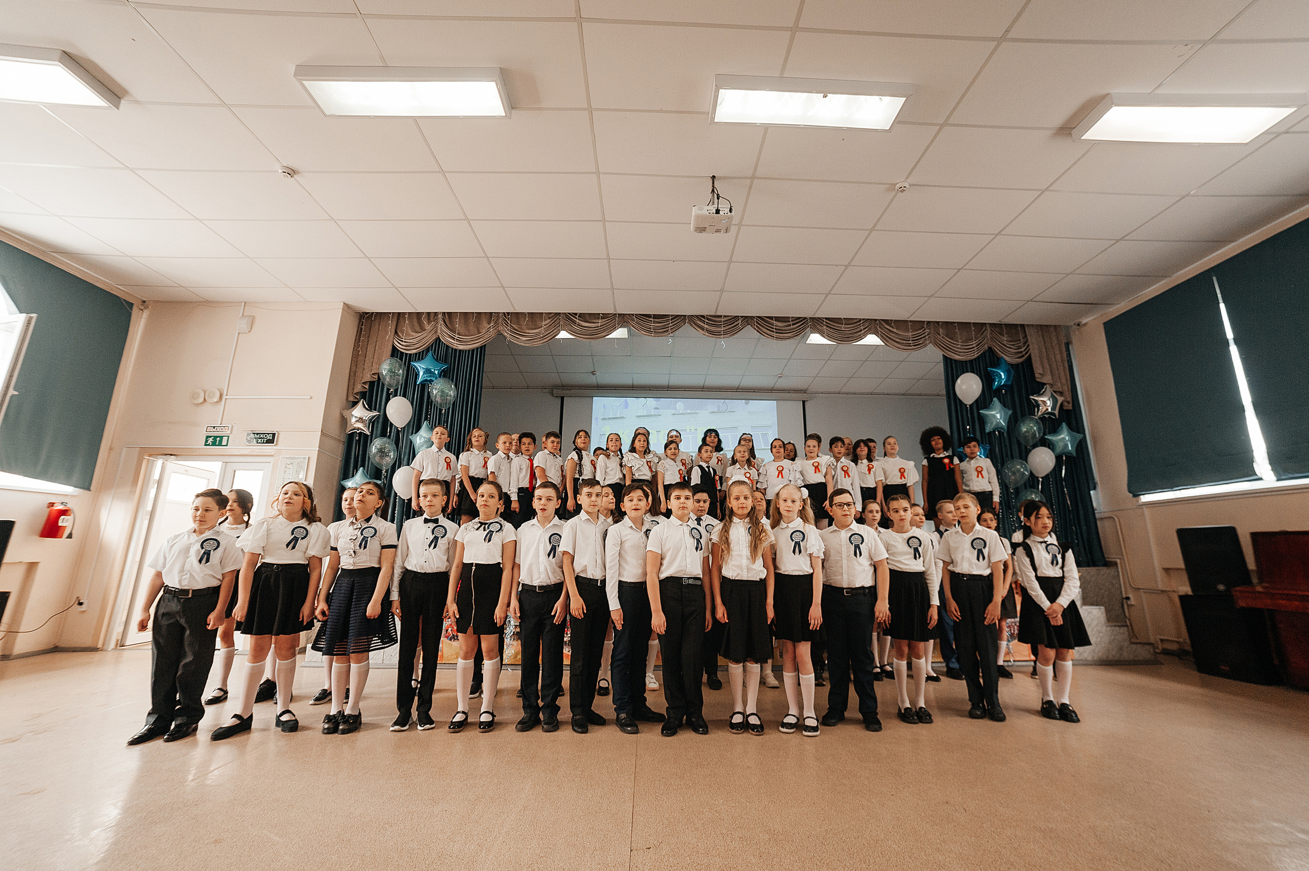 Выпускной начальной школы. Гимназия 95. Свадебный и семейный фотограф в Ростове-на-Дону Алина Астахова