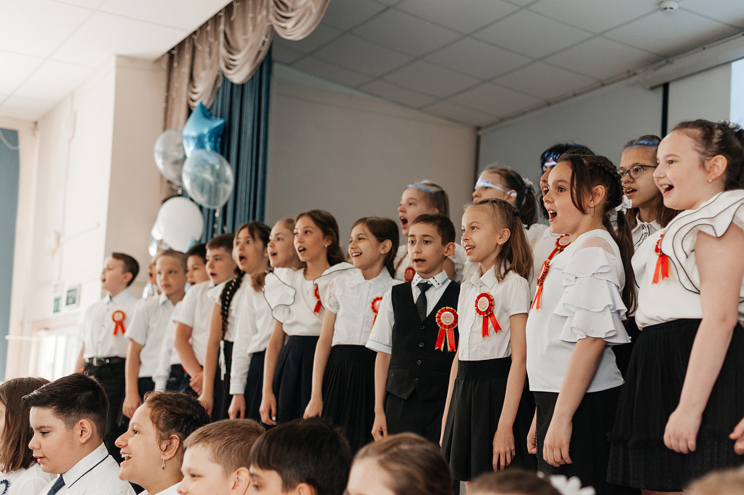 Выпускной начальной школы. Гимназия 95. Свадебный и семейный фотограф в Ростове-на-Дону Алина Астахова