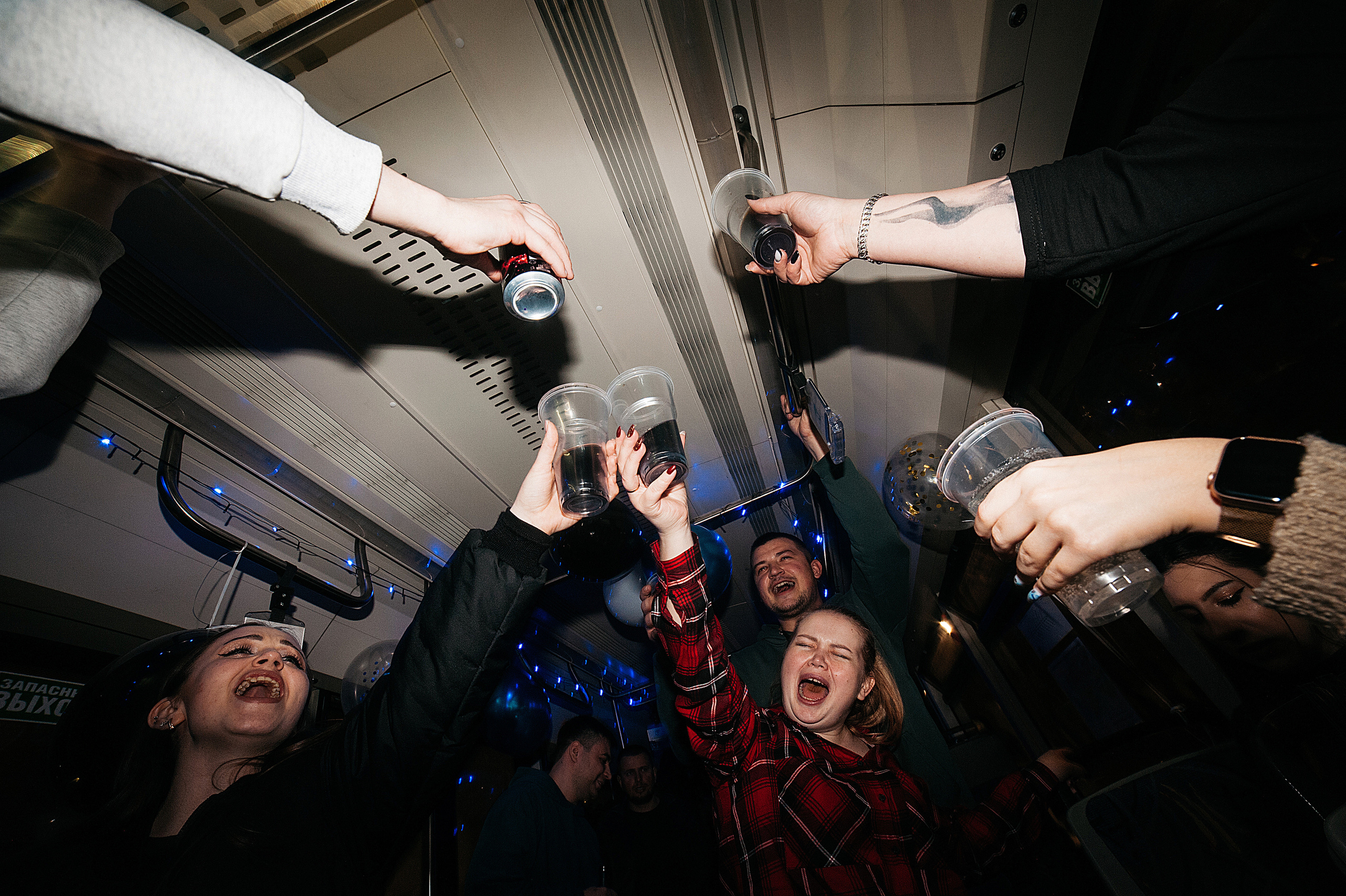 День Рождения в трамвае. Свадебный и семейный фотограф в Ростове-на-Дону Алина Астахова