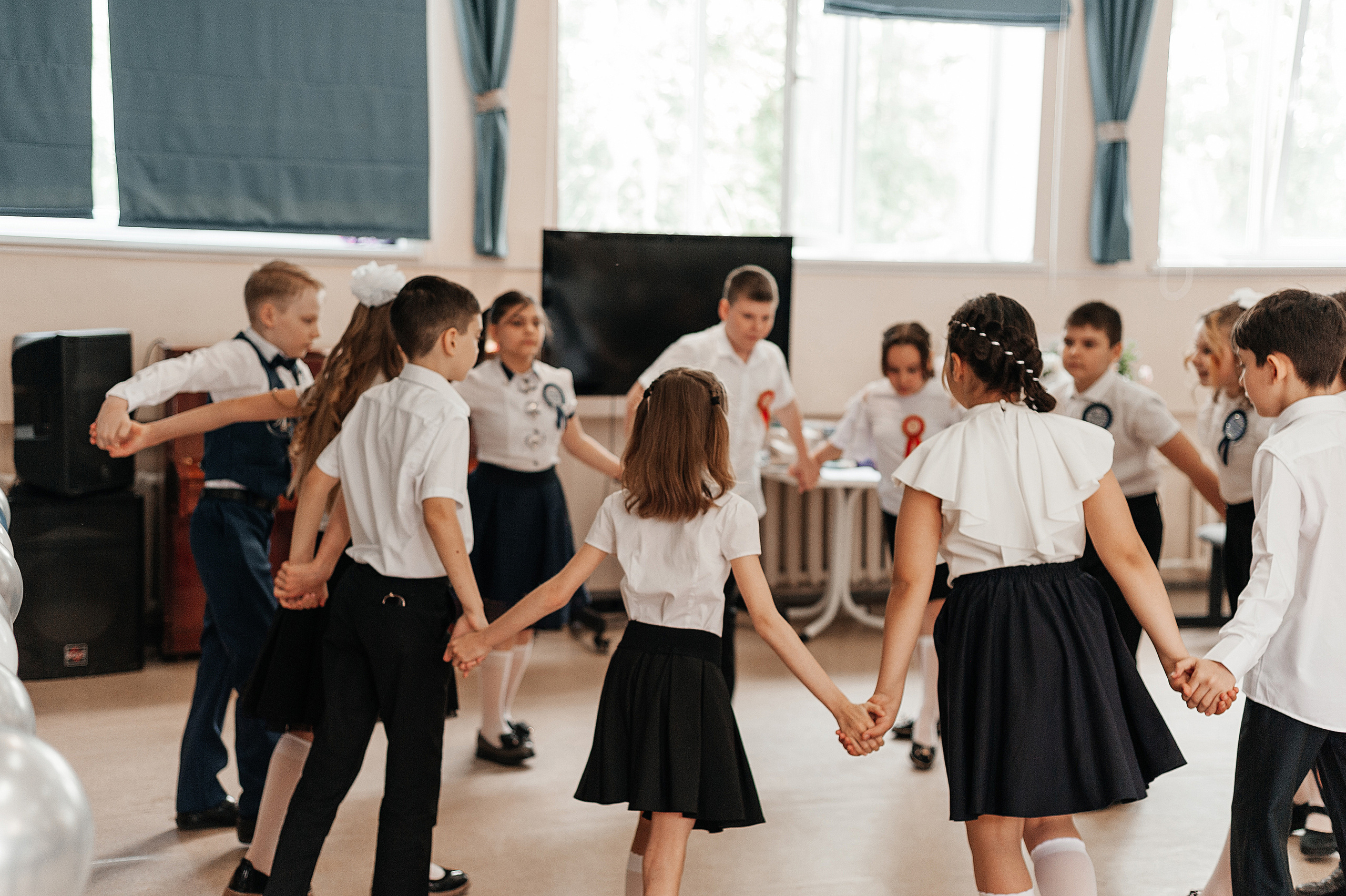 Выпускной начальной школы. Гимназия 95. Свадебный и семейный фотограф в Ростове-на-Дону Алина Астахова