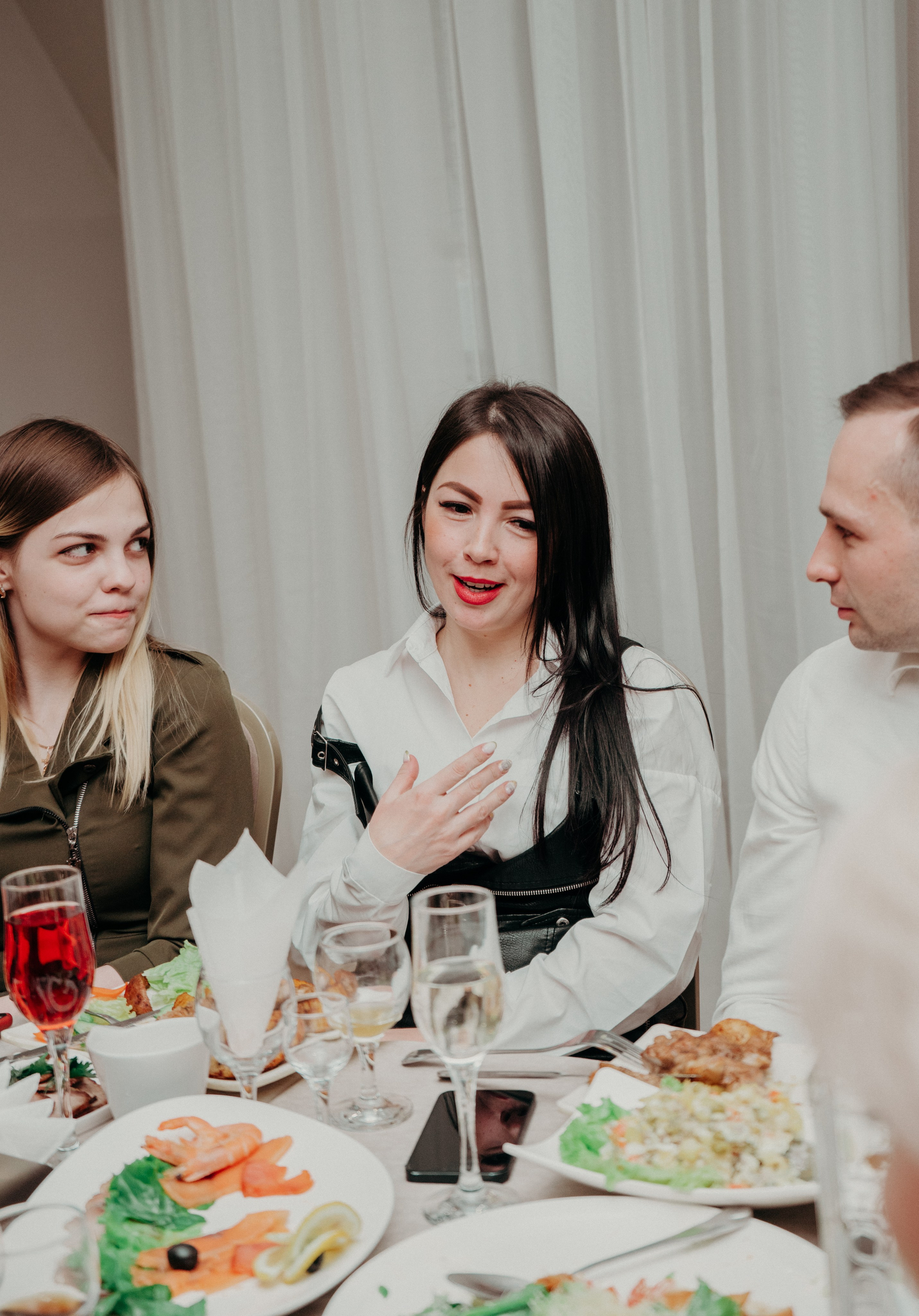 Фотографии с свадебного банкета Якова и Екатерины. Фотограф в Улан-Удэ. Свадебный фотограф в Улан-Удэ