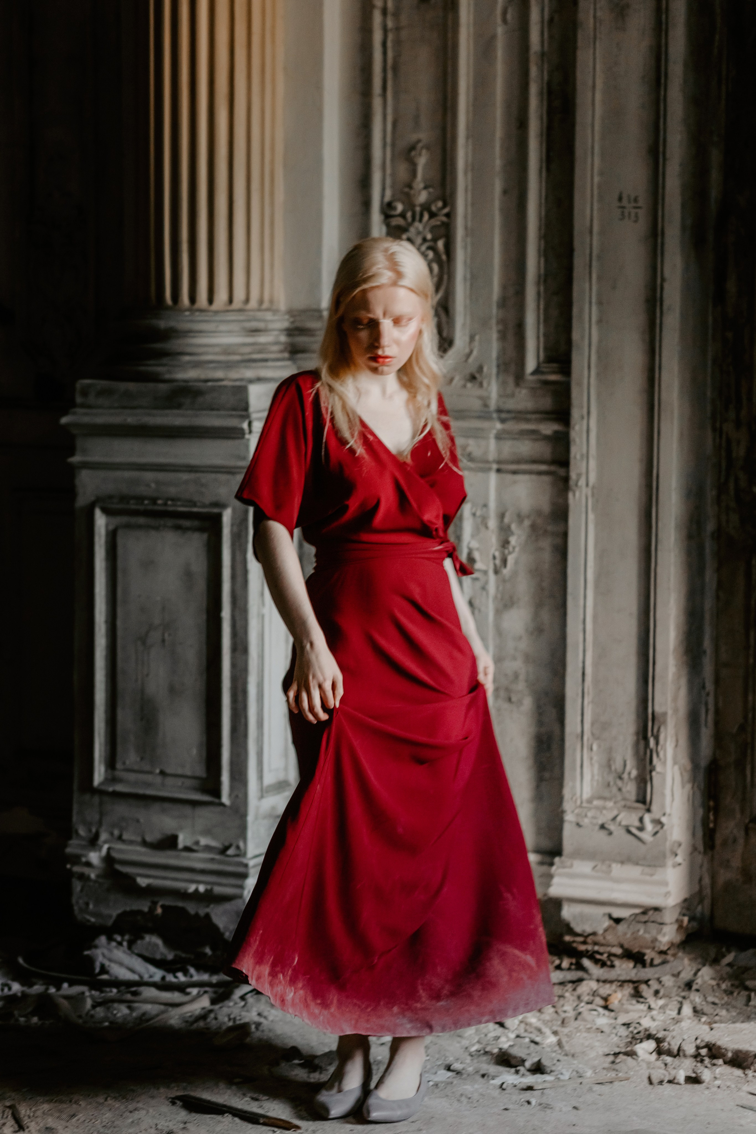 В заброшенной усадьбе. Фотограф в Санкт-Петербурге Вера Сивенкова