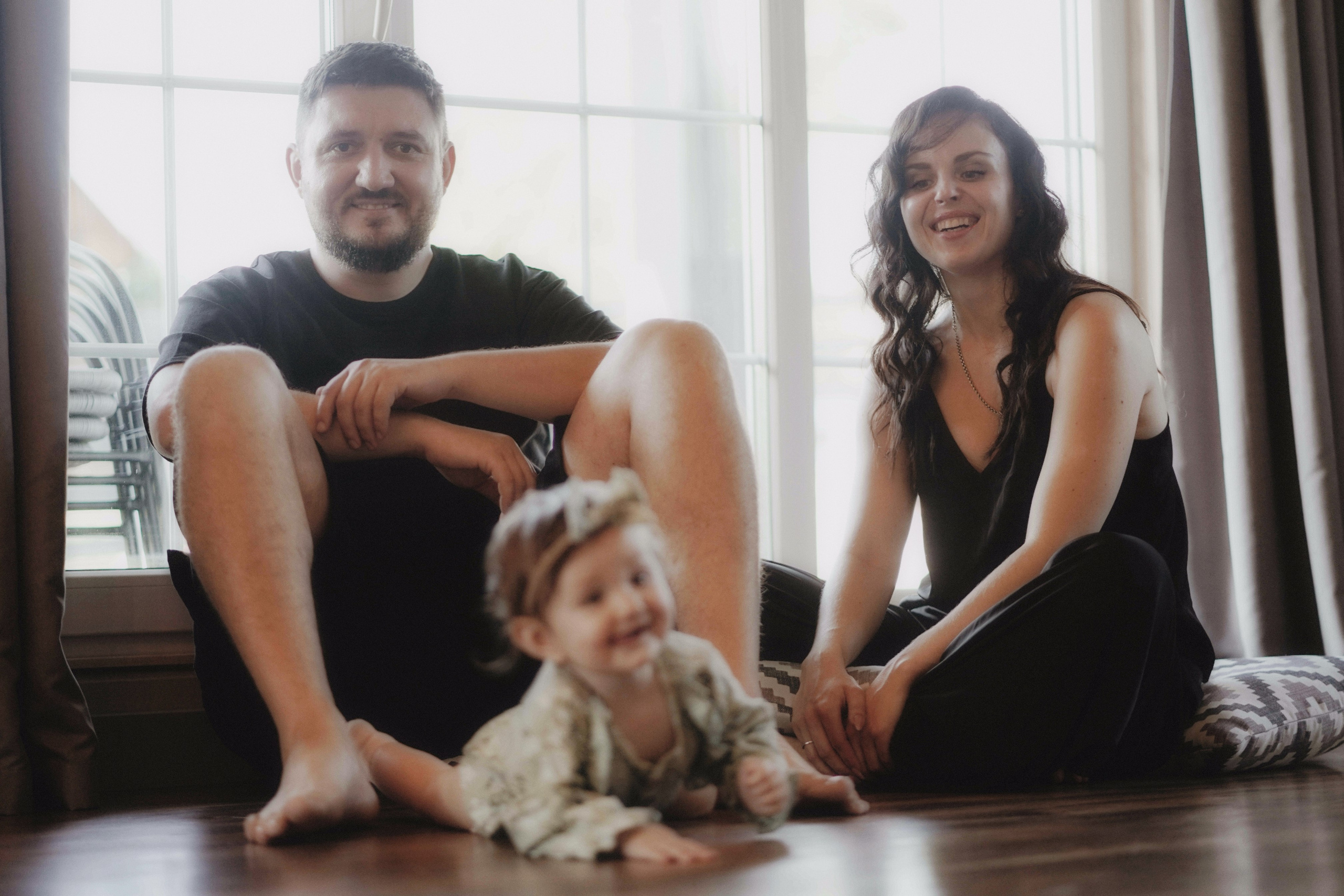 Семейная съемка дома. Выездной фотограф-видеограф в Республике Алтай Солоны Куюкова