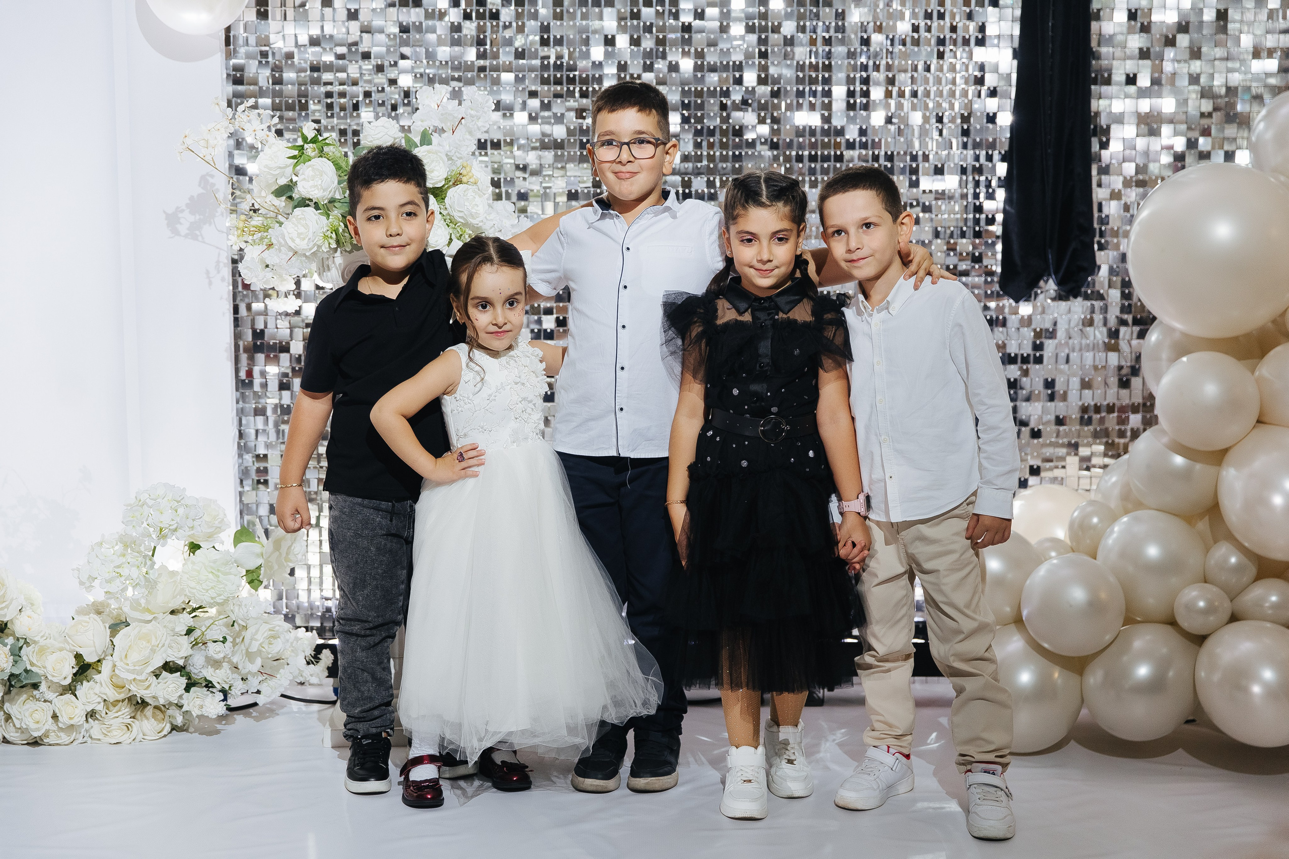 Ани и Назели. 35&5 День рождения, «Янтарь». Фотограф в Красноярске Надежда Воскресенская