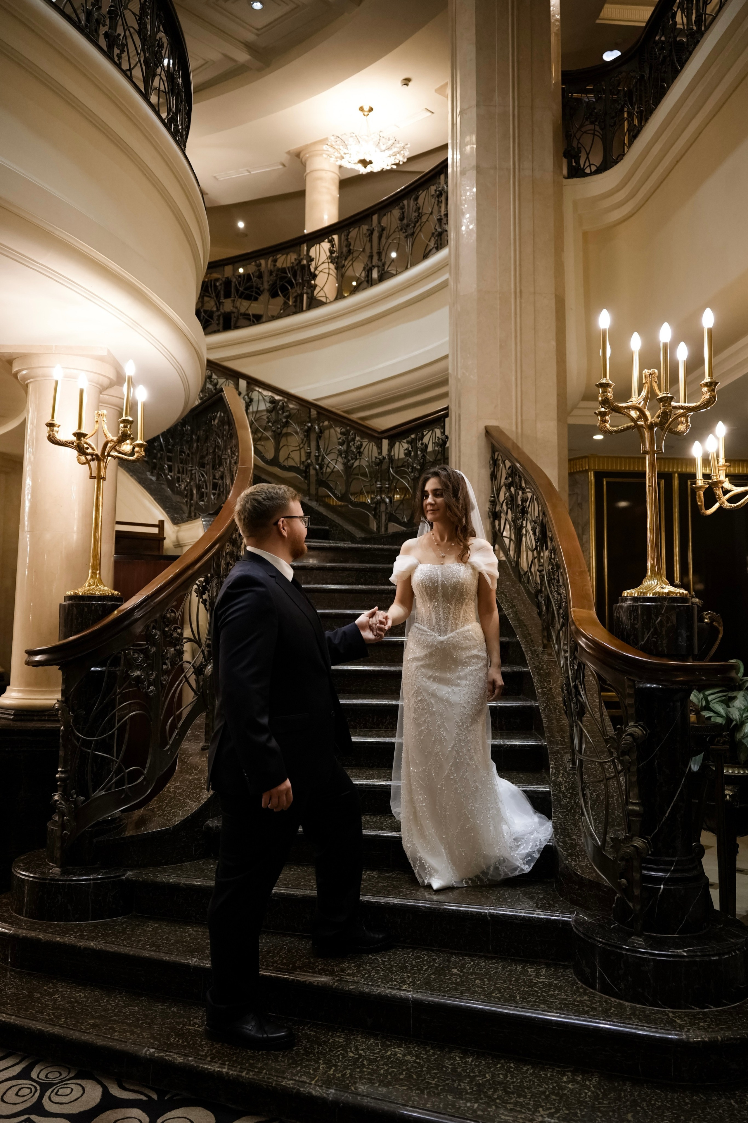 Свадебная Фотосессия утра невесты и жениха в отеле St.Regis и прогулка в усадьбе Царицыно