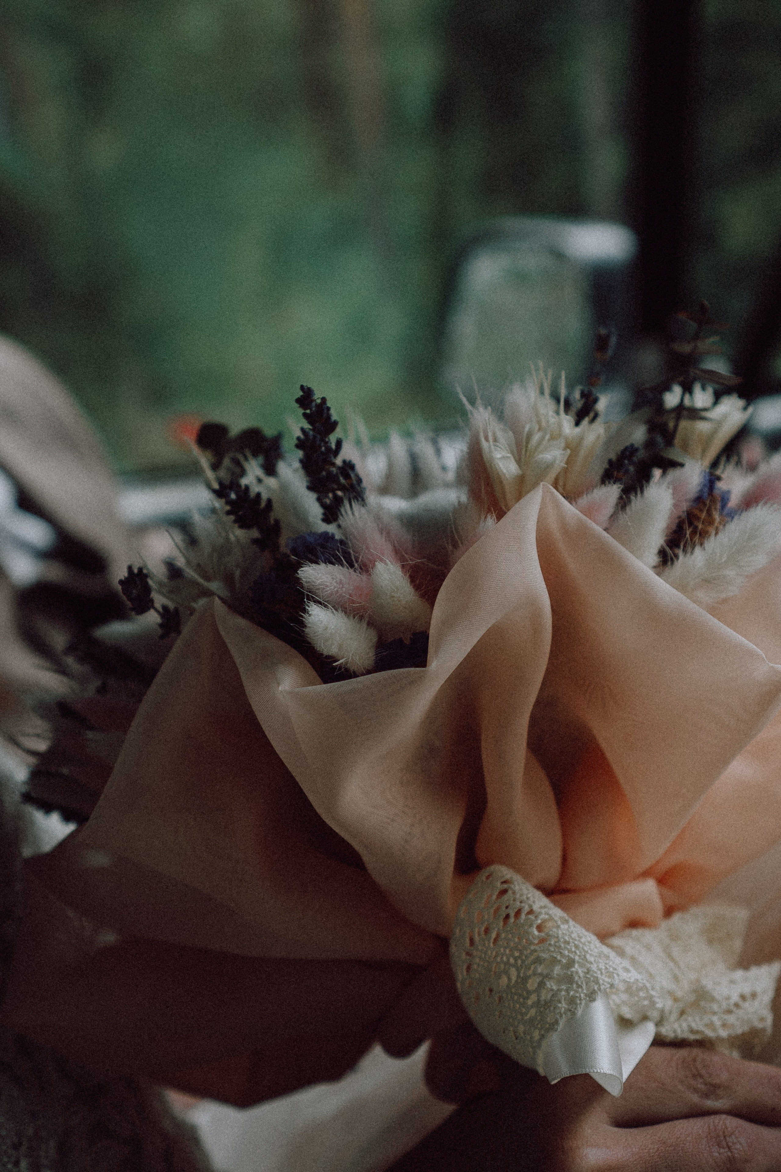 СВАДЕБНАЯ ФОТОСЕССИИЯ ПАРЫ В ГОРОДЕ ПРИОЗЕРСК В СОСНОВОМ ЛЕСУ И С ПИКАПОМ. Профессиональный фотограф, Санкт-Петербург — Виктория Богомолова