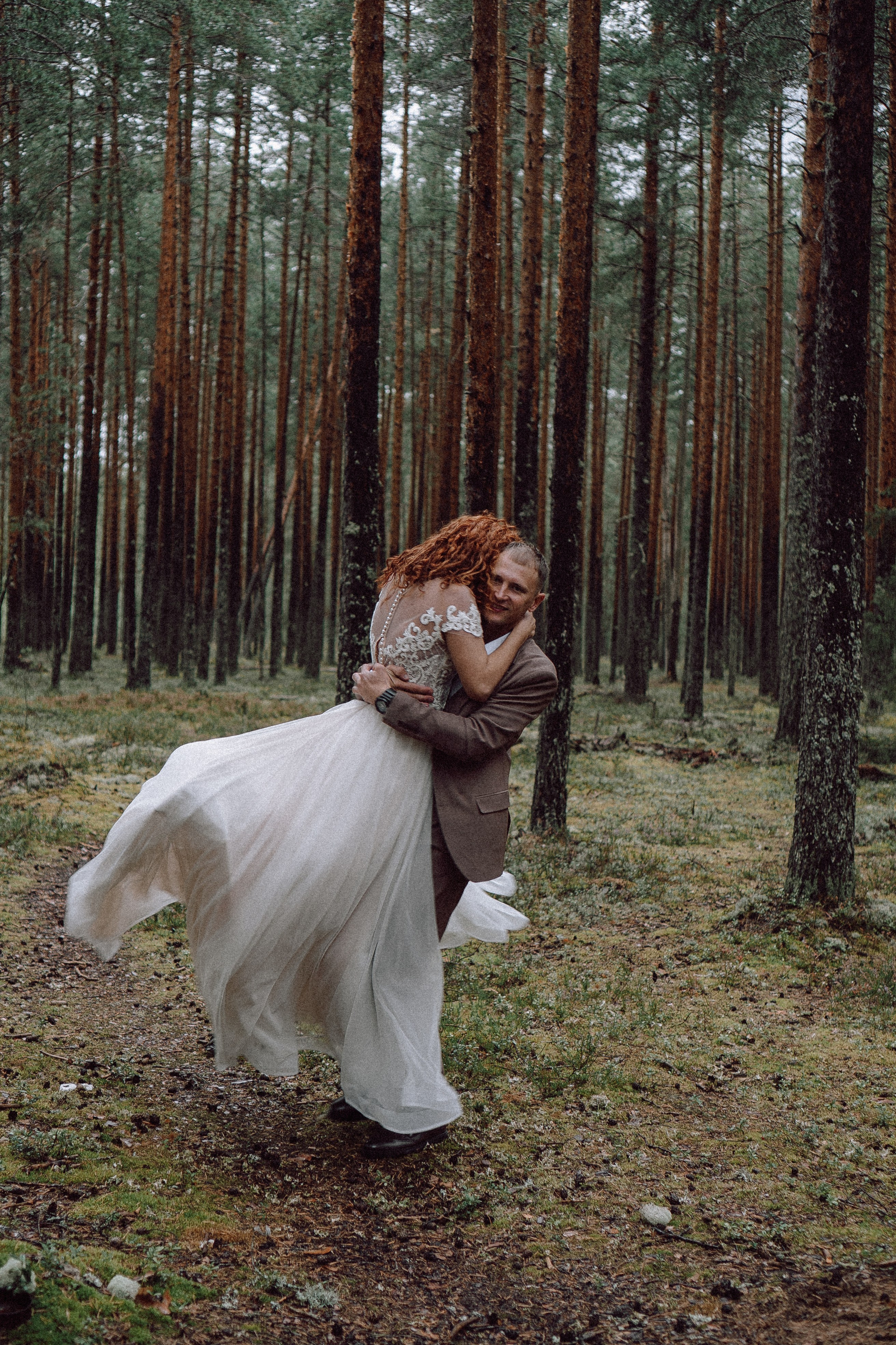 СВАДЕБНАЯ ФОТОСЕССИИЯ ПАРЫ В ГОРОДЕ ПРИОЗЕРСК В СОСНОВОМ ЛЕСУ И С ПИКАПОМ. Профессиональный фотограф, Санкт-Петербург — Виктория Богомолова