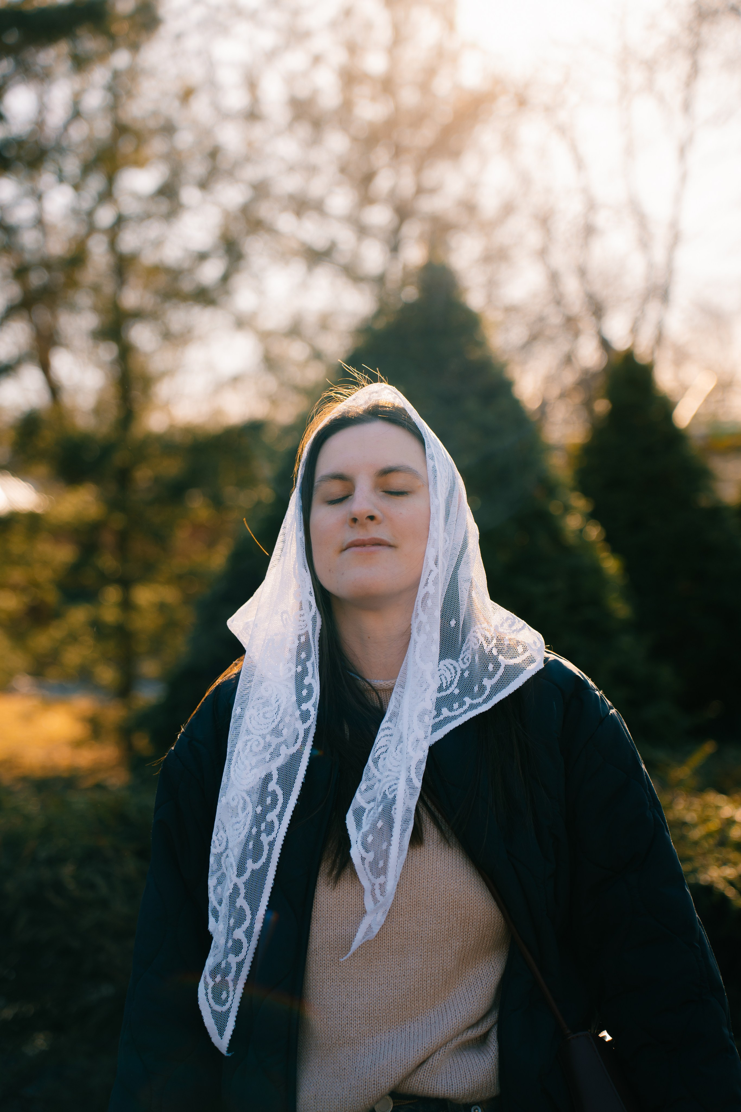 Фотографирую женский портрет в Новосибирске в поле на улице