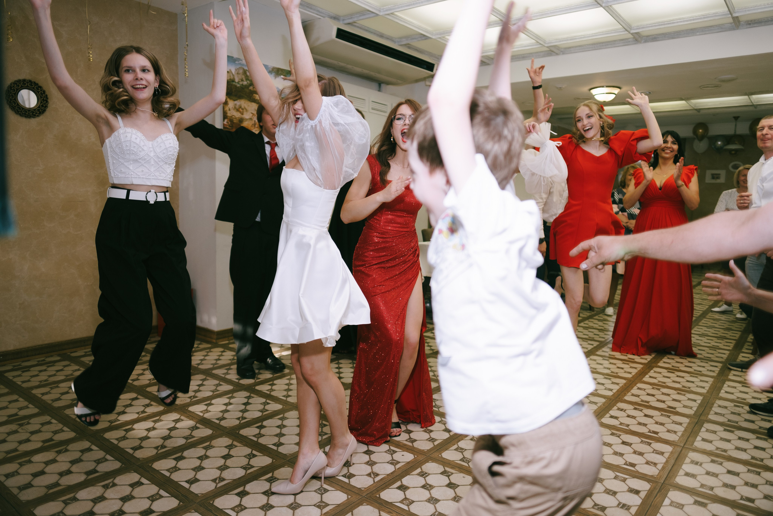 Выпускной школа 33. Свадебный и репортажной фотограф Денис Ожигин в Краснодаре и Краснодарском крае