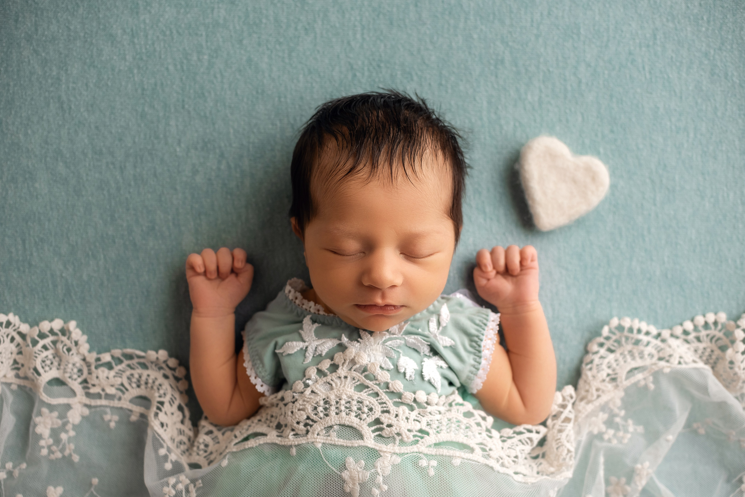 Новорождённые девочки. Детский фотограф новорождённых в Минске Боровик Екатерина