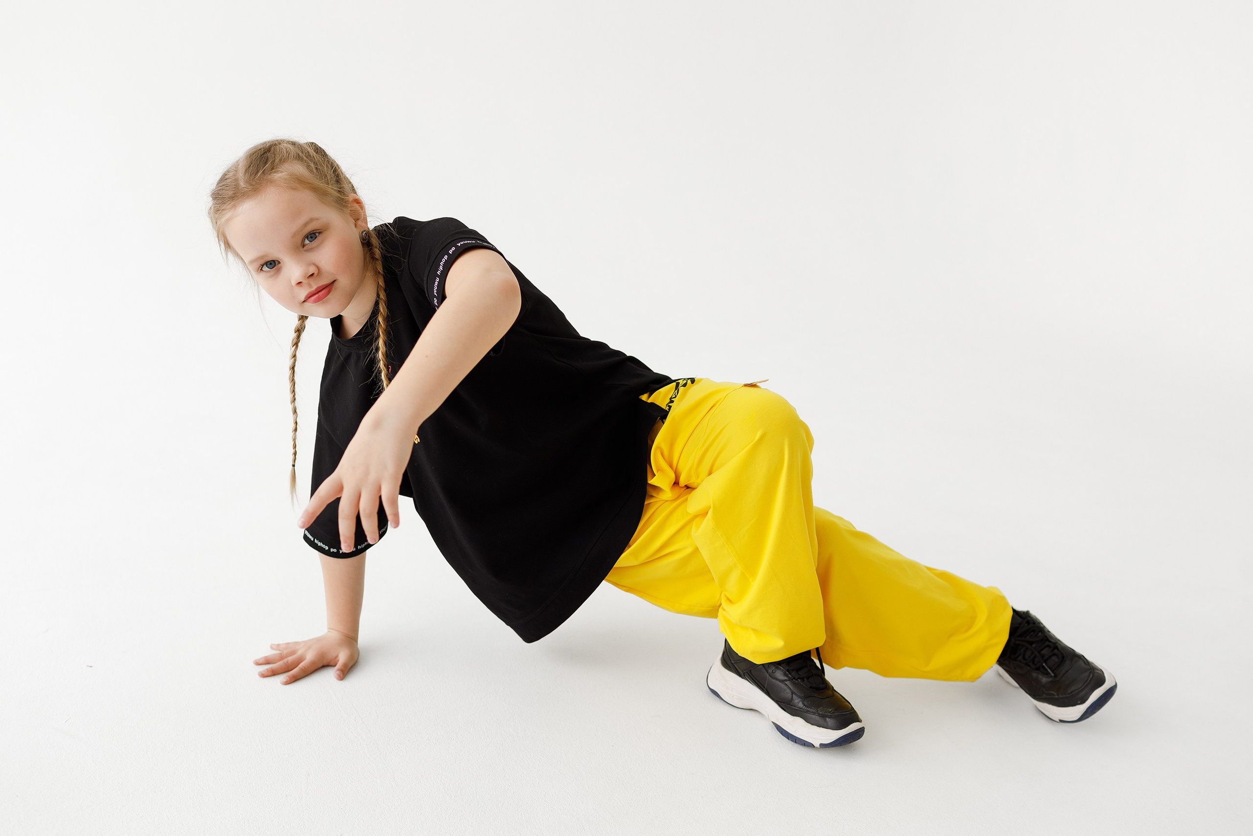 Фотосессия студии танцев. Профессиональный фотограф в Новосибирске