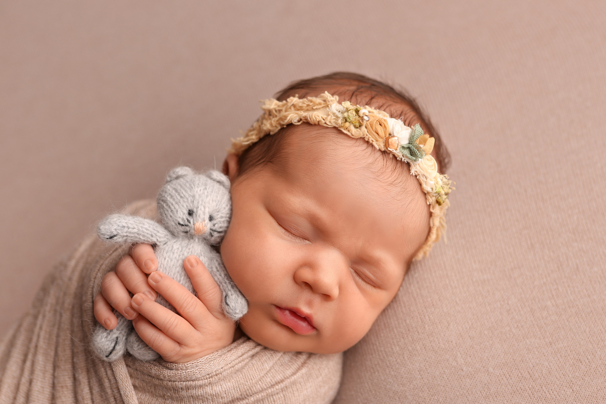 Красивые фотографии малышей у Вас дома. Фотограф новорождённых в Санкт-Петербурге Лилия Яковлева