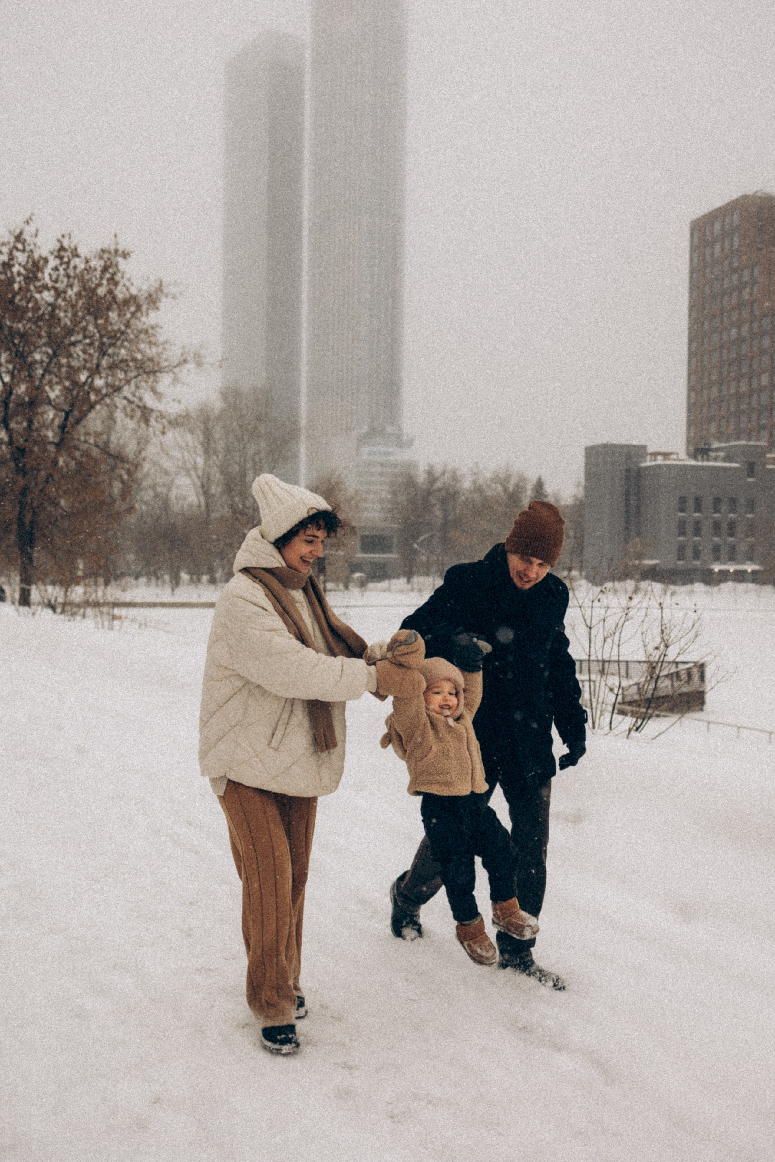 Семейная фотосессия на улице. Семейный фотограф в Москве Бунина Маргарита