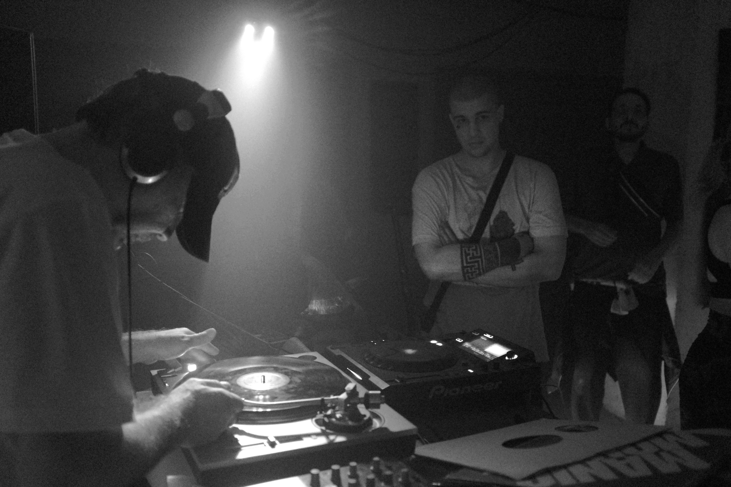 EBASHNYA. 19 июля 2025. Хардкор-габбер туса от команды Башня. Репортажный фотограф в Санкт-Петербурге Даниил Могута