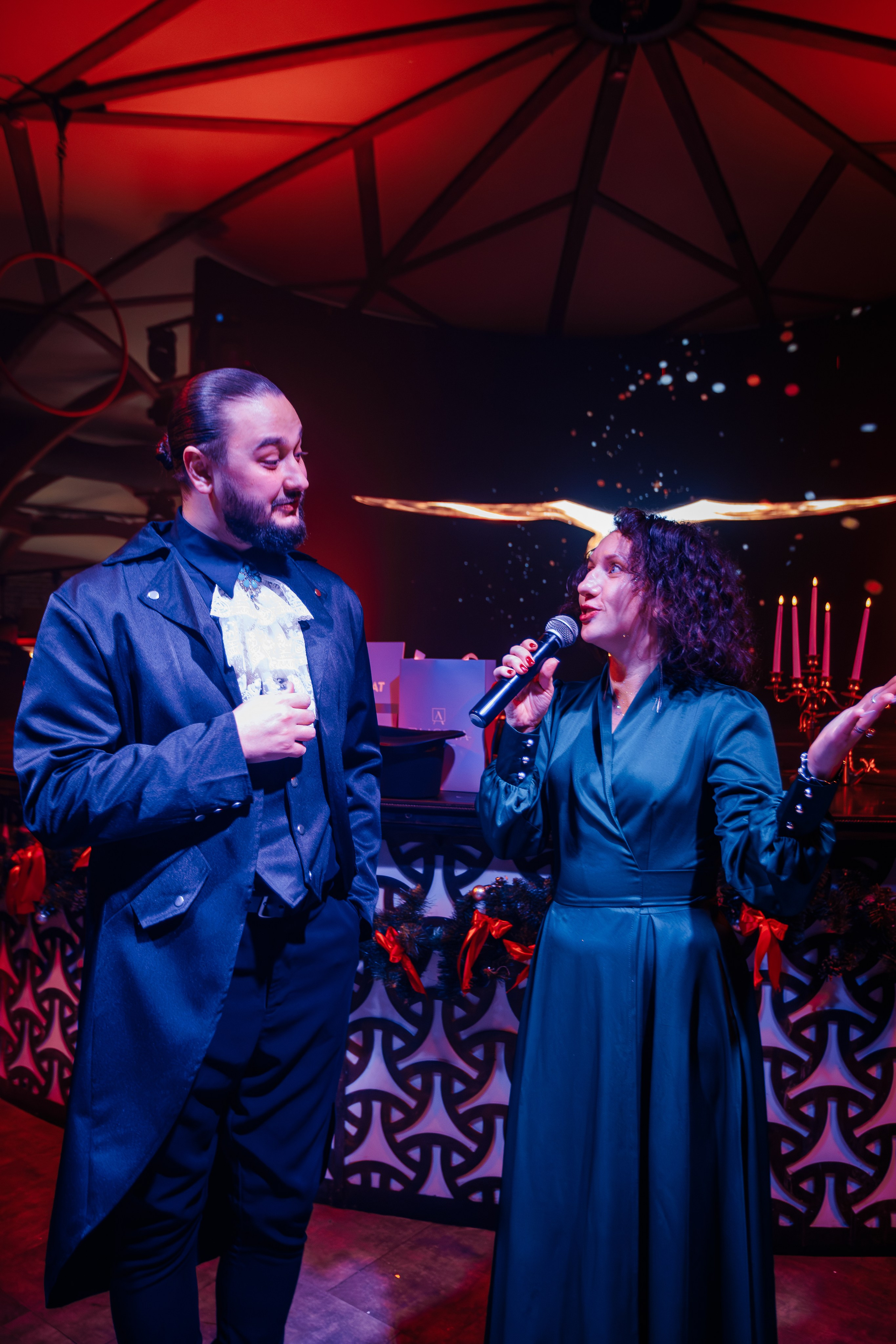 Новогодняя шоу-программа «MAGIC TIME» в PTIZZA BAR_Ялта_31.12.2025. Аминов Руслан | Фотограф