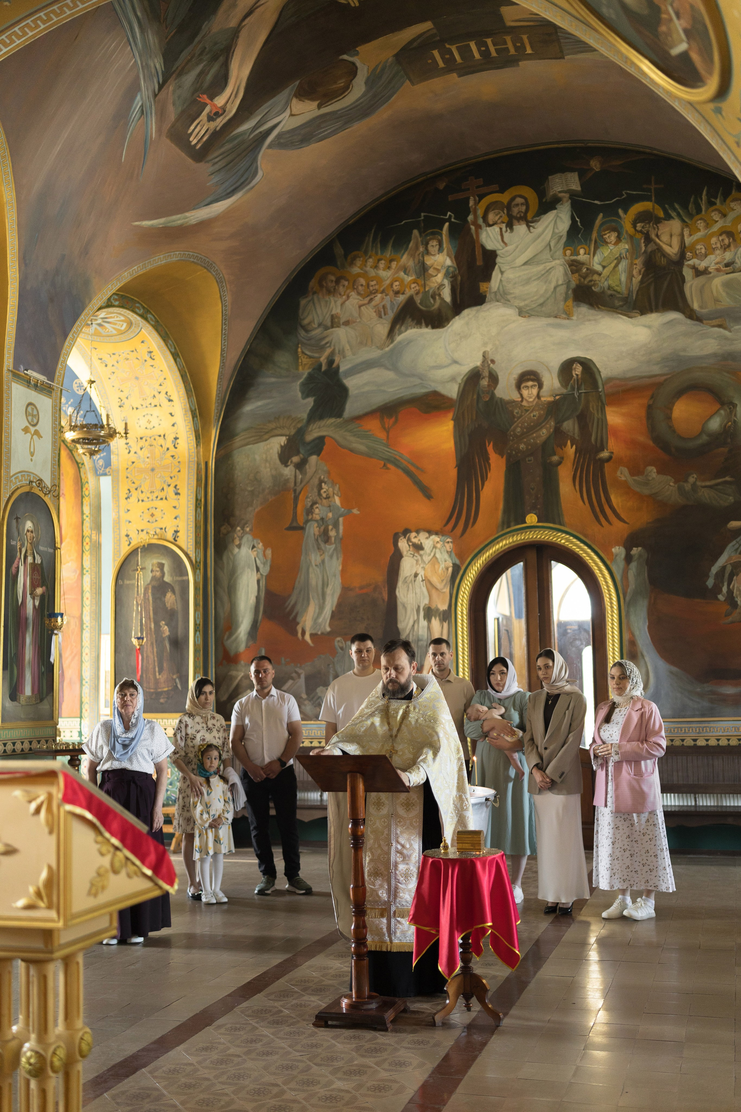 Крещение Егора в Николаевской церкви. Анастасия Безуглова- свадебный фотограф в Таганроге