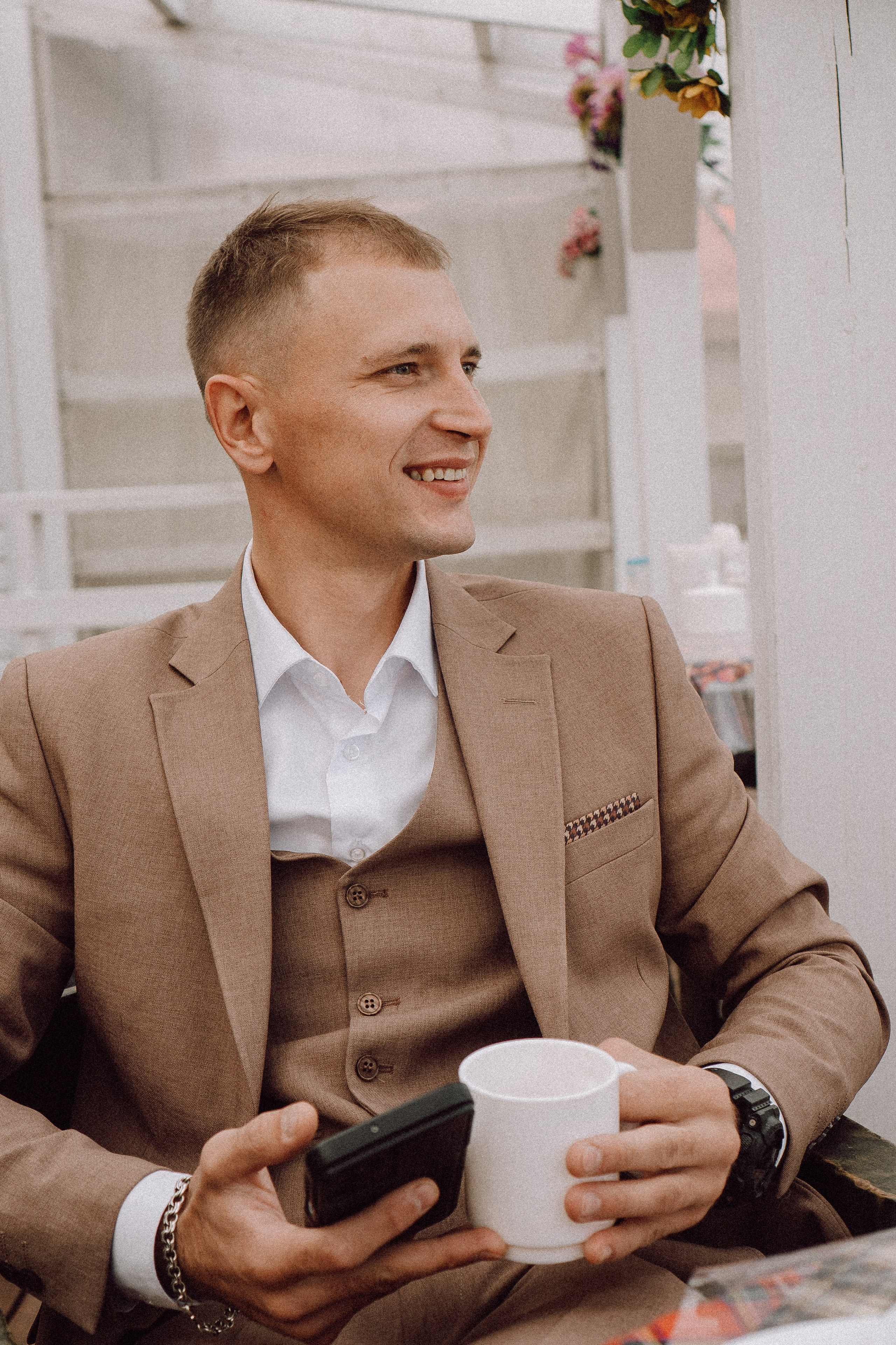 СВАДЕБНАЯ ФОТОСЕССИИЯ ПАРЫ В ГОРОДЕ ПРИОЗЕРСК В СОСНОВОМ ЛЕСУ И С ПИКАПОМ. Профессиональный фотограф, Санкт-Петербург — Виктория Богомолова