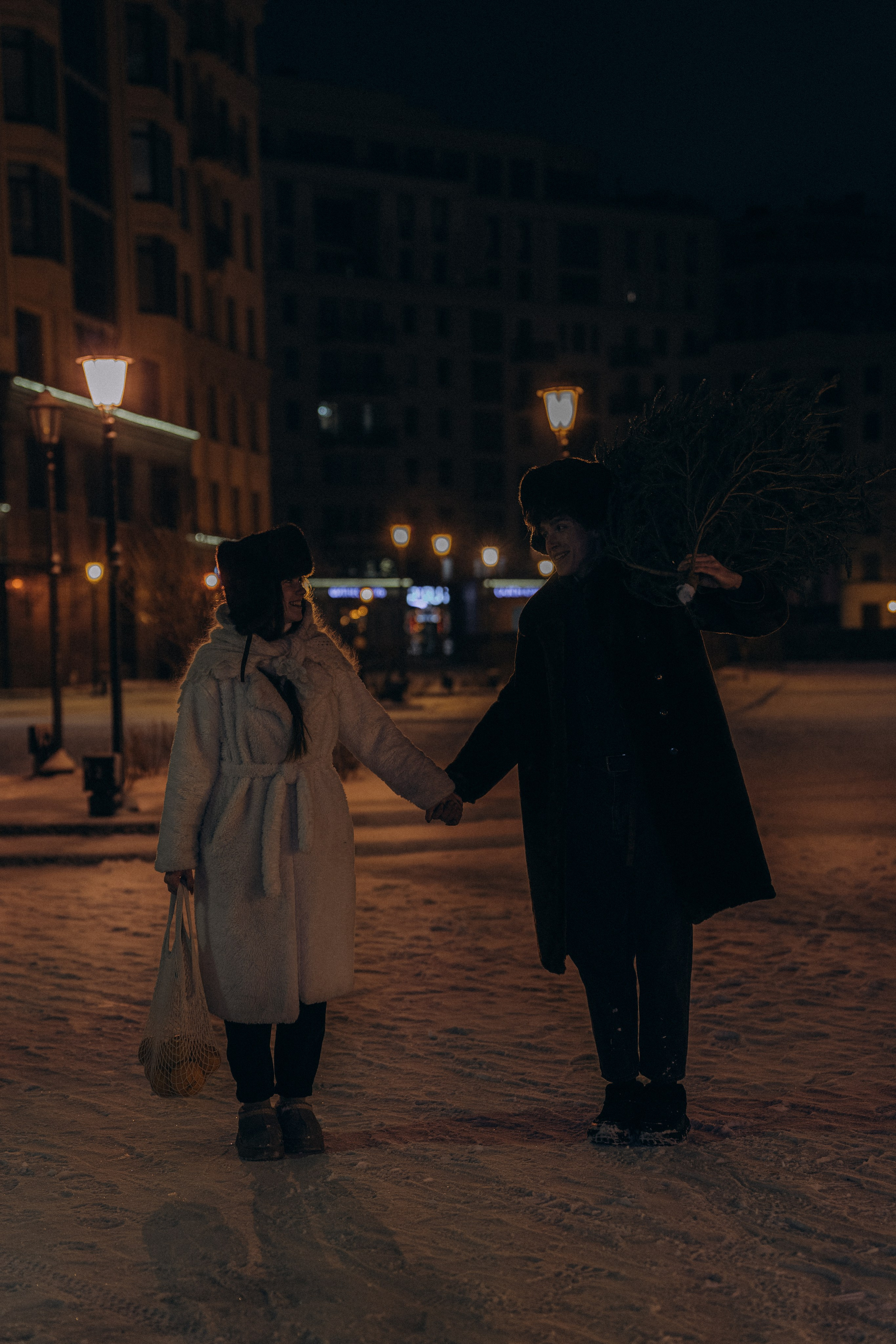 НОВОГОДНЯЯ ПРОГУЛКА ПАРЫ ПО ЧЕРНЫШЕВСКОЙ ПЕРЕД НОВЫМ ГОДОМ. Профессиональный фотограф, Санкт-Петербург — Виктория Богомолова