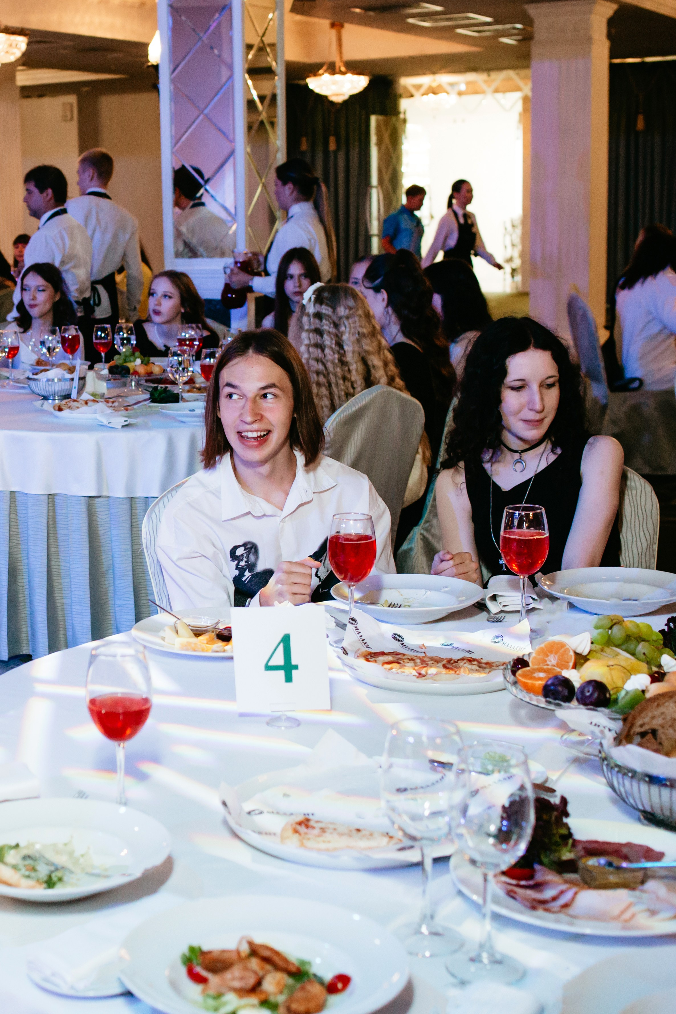 Выпускной 2025 (9класс) 124 школа. Фотограф в Челябинске Ополихина Анна