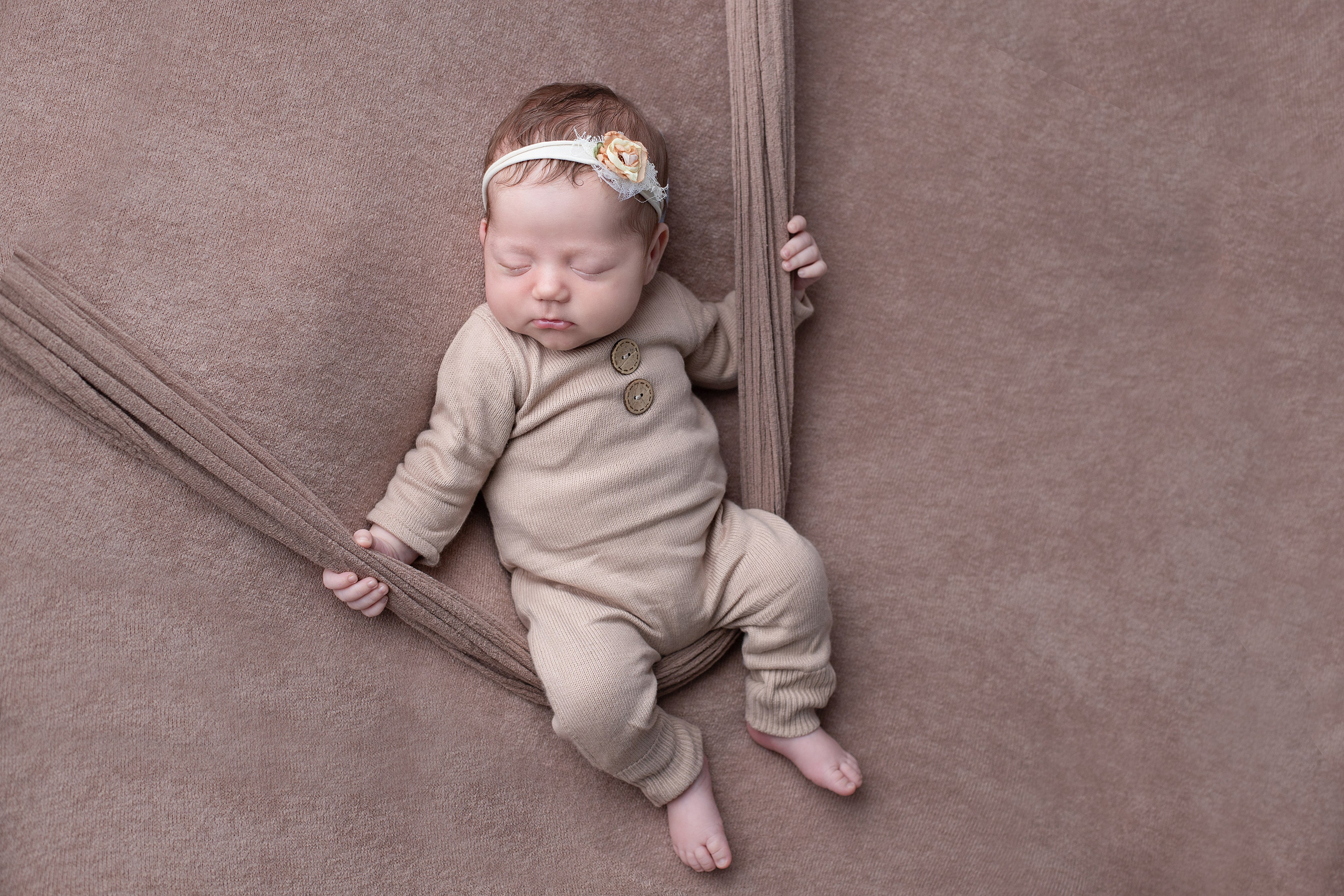 Фотограф новорожденных в Губкинском Алена Аввакумова