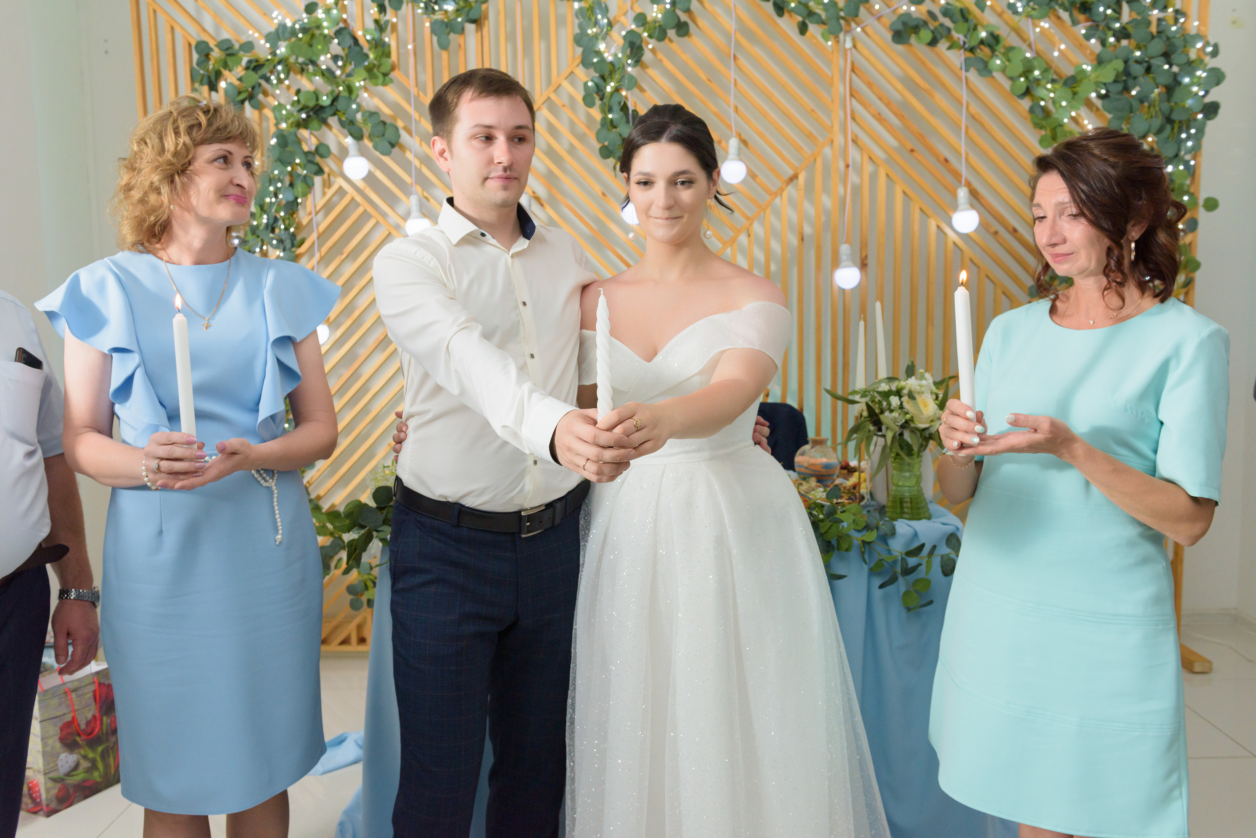 Валерия и Андрей. Венец. Семейный и свадебный фотограф во Владивостоке