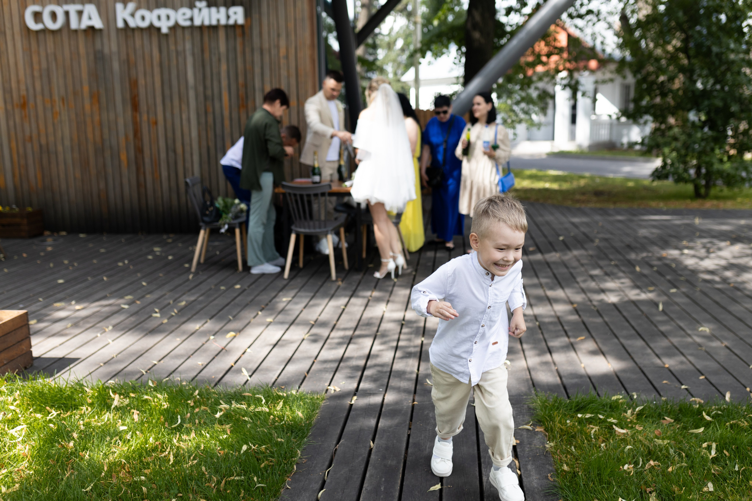 Олеся и Рома, ВДНХ. Свадебный фотограф | Москва