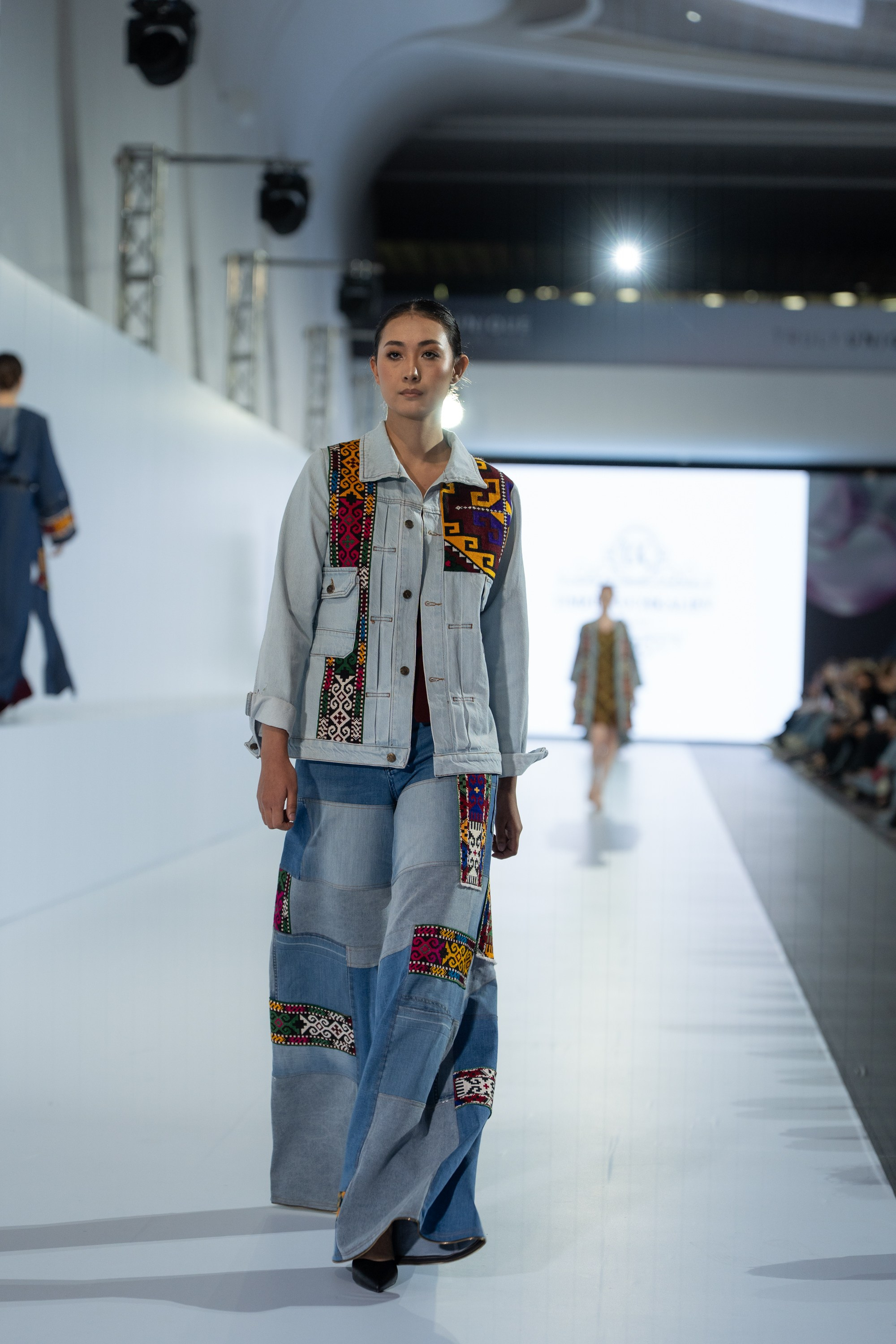 Umed Kuchkaliev. Сайт Алматинского НЮ АРТ, будуар и фэшн фотографа Дениса Карпенко