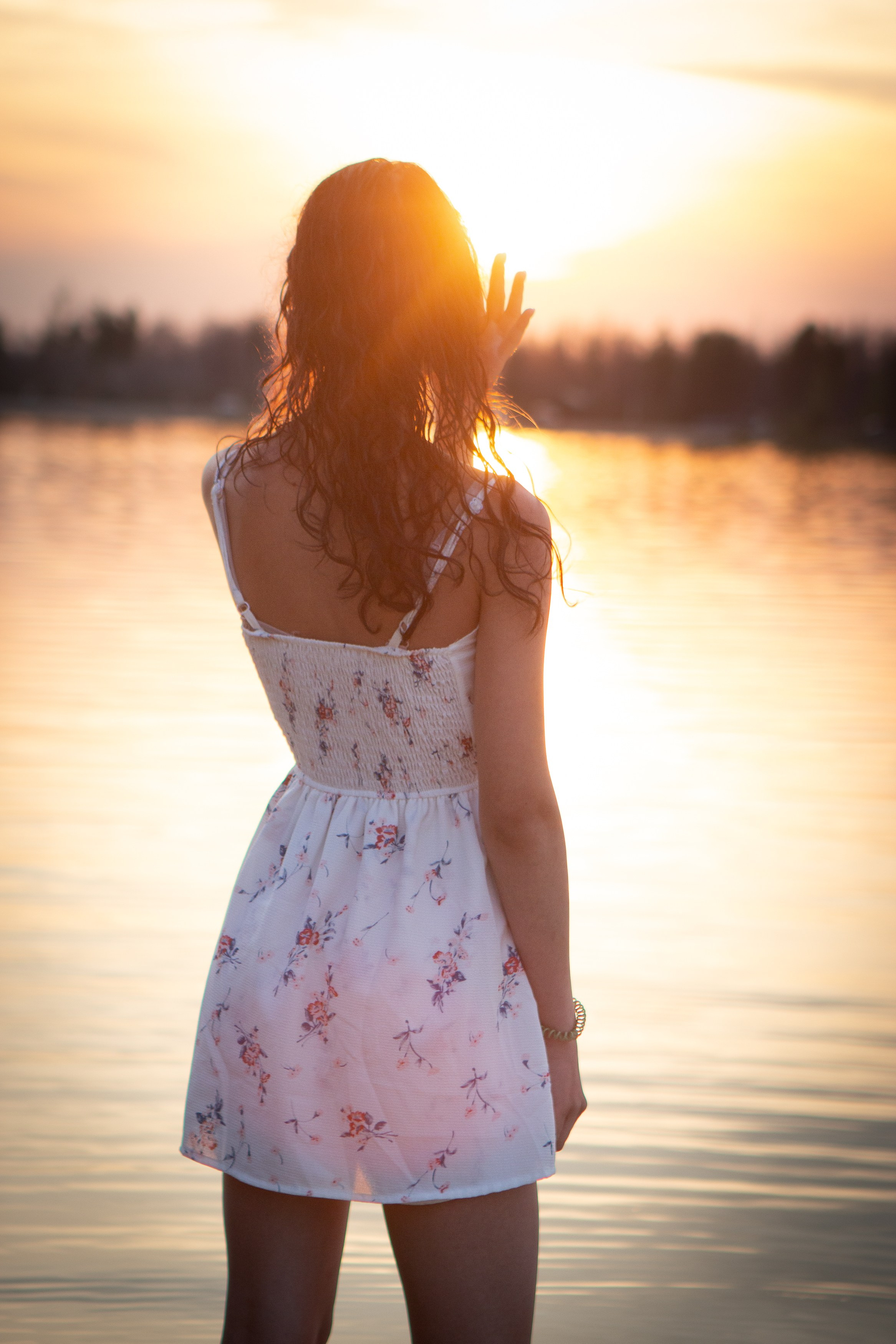 Вечер на водоеме. Фотограф Губкинского
