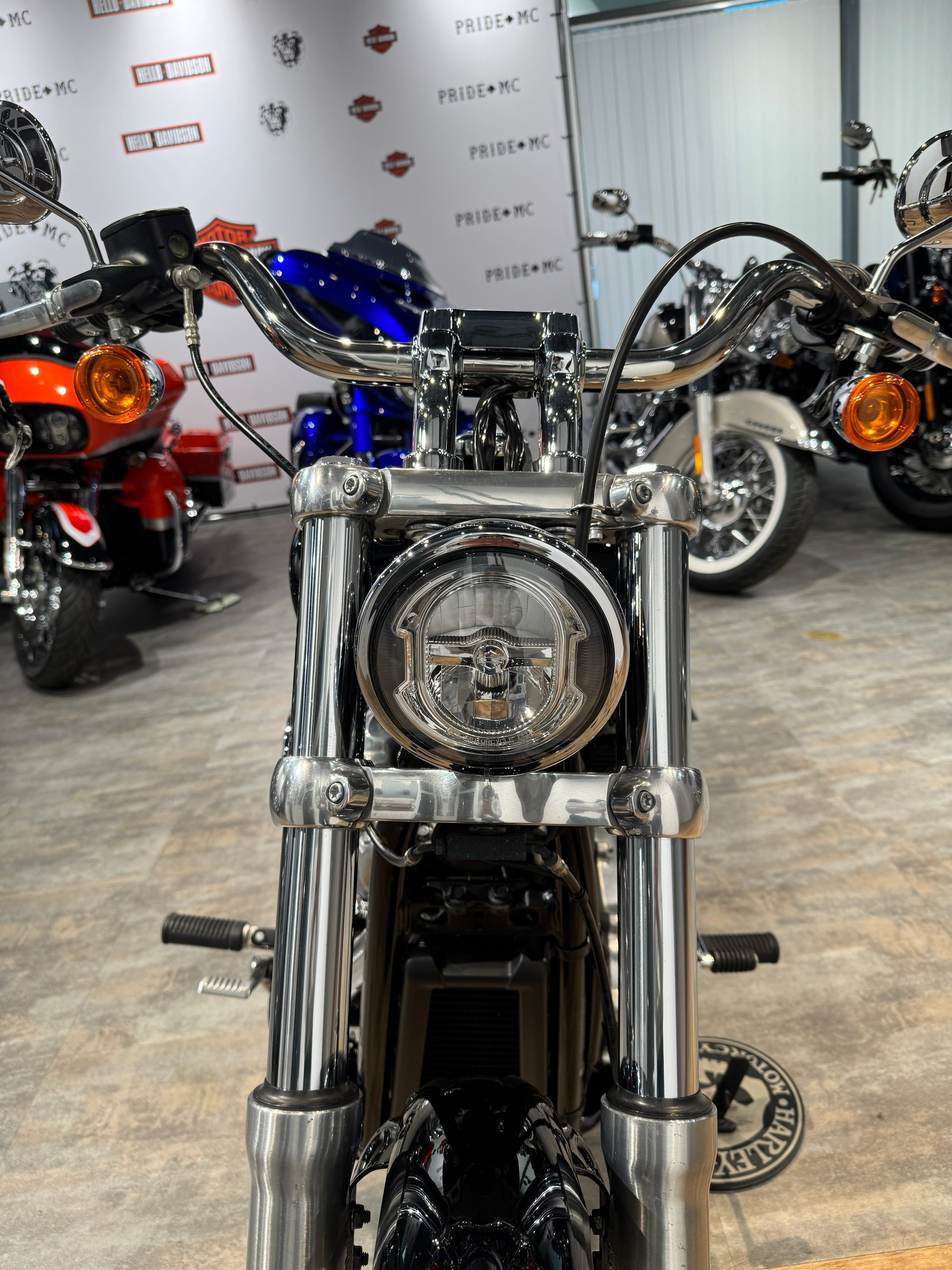 Harley Davidson 2020 Street Bob (Softail) — купить мотоцикл. Hello Davidson, Москва. Только хорошие мотоциклы…