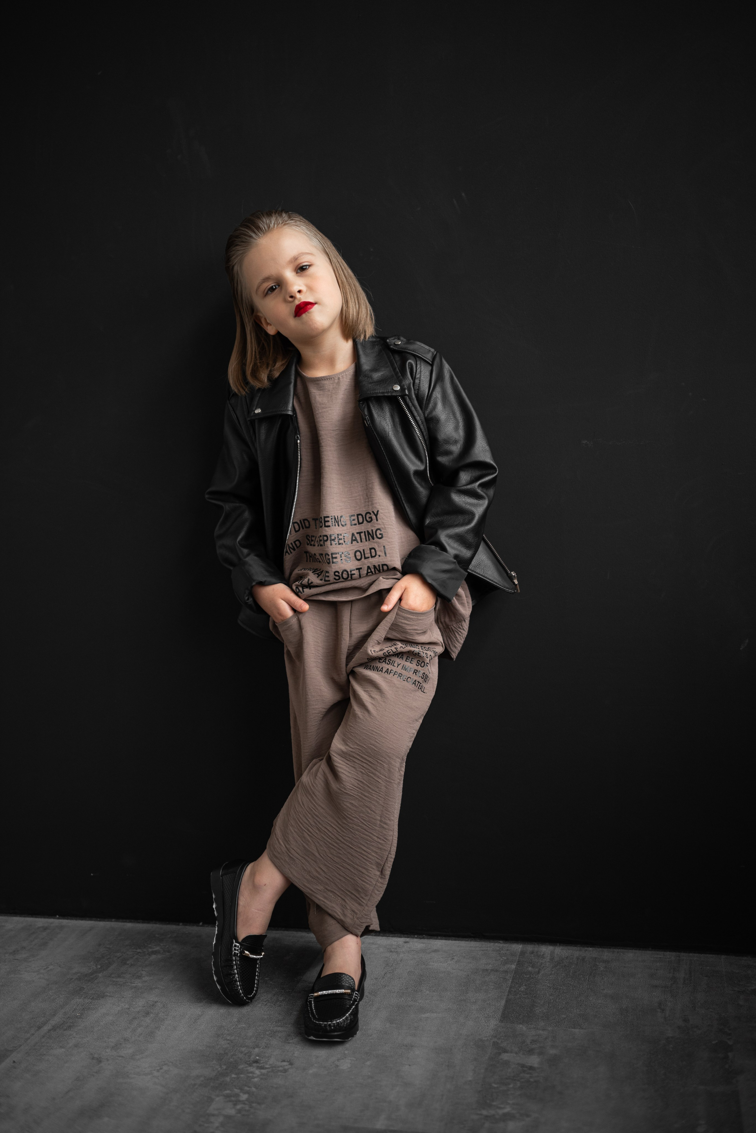 ФОНЫ. Фотограф Москва Виктория Вишневская актерское / модельное портфолио