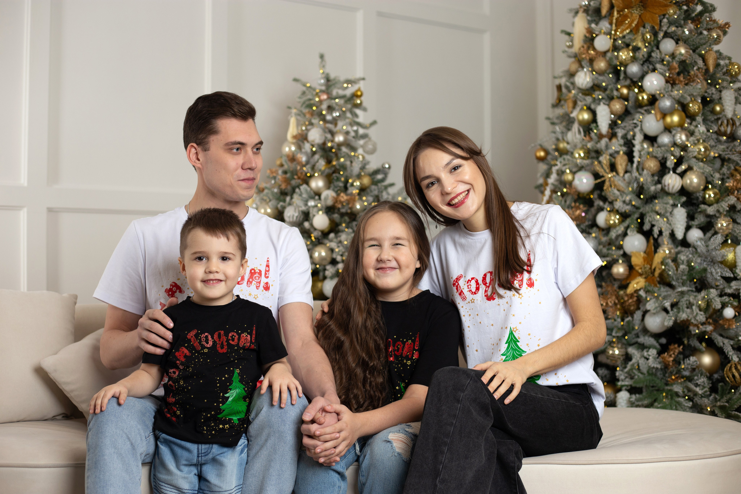 Новогодние футболки. Фотограф для различных событий, проектов, маркетплейсов, сайтов и мероприятий в Екатеринбурге