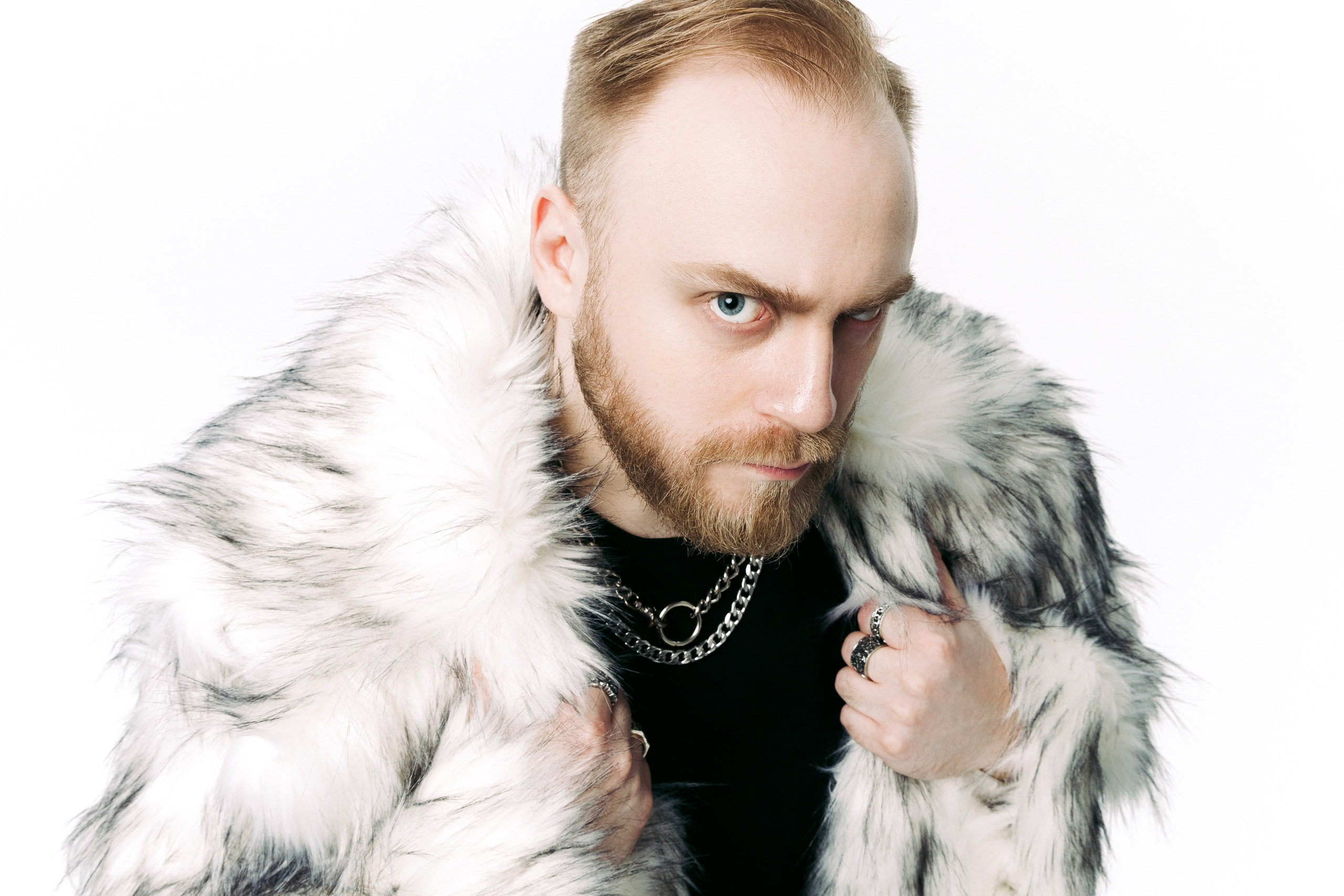 IOSTRA. Фотограф