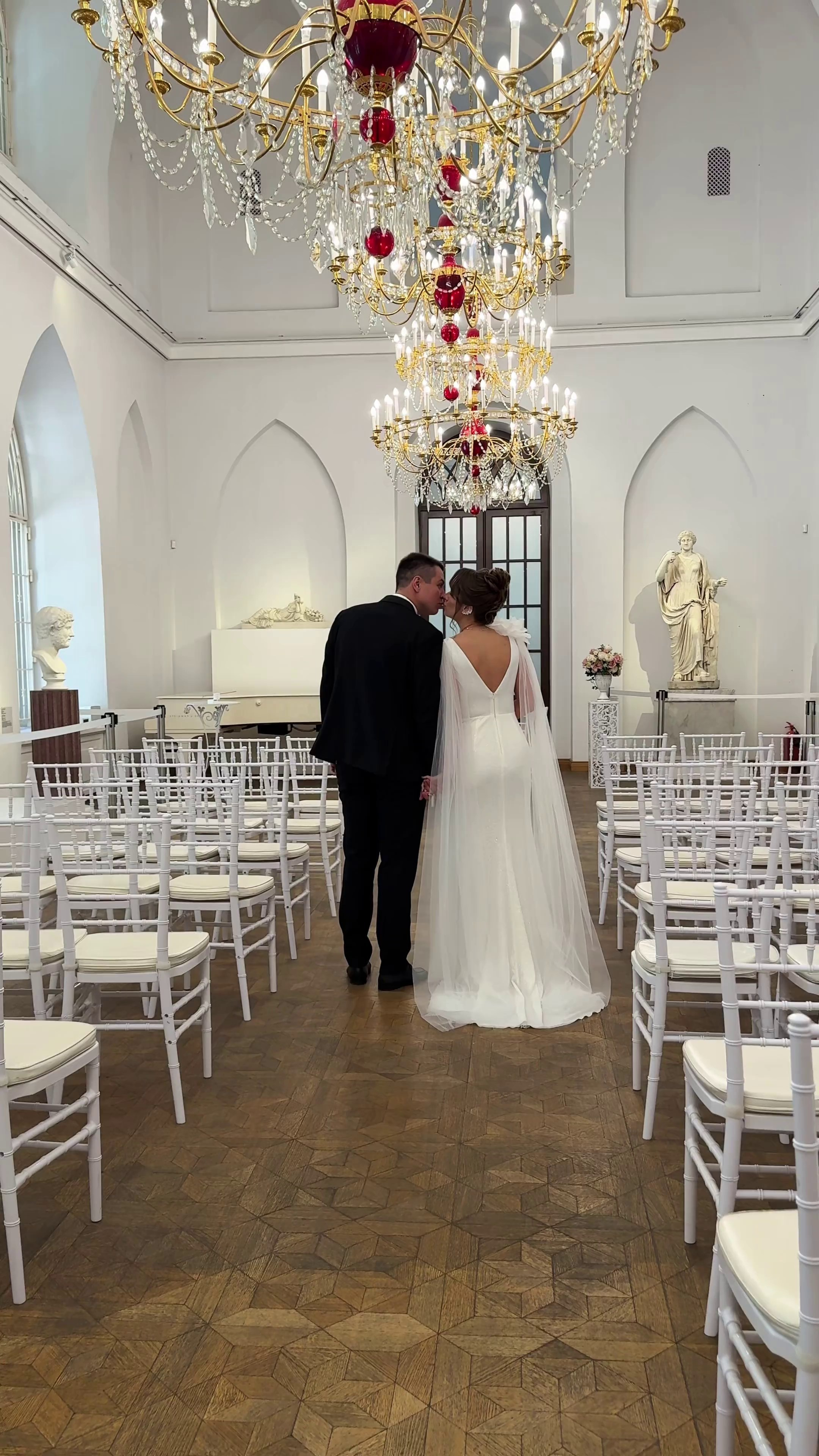 Видео. Фотограф/рилсмейкер в Москве и МО. Свадьбы, индивидуальные съемки, лавстори, беременность, мероприятия, бренды