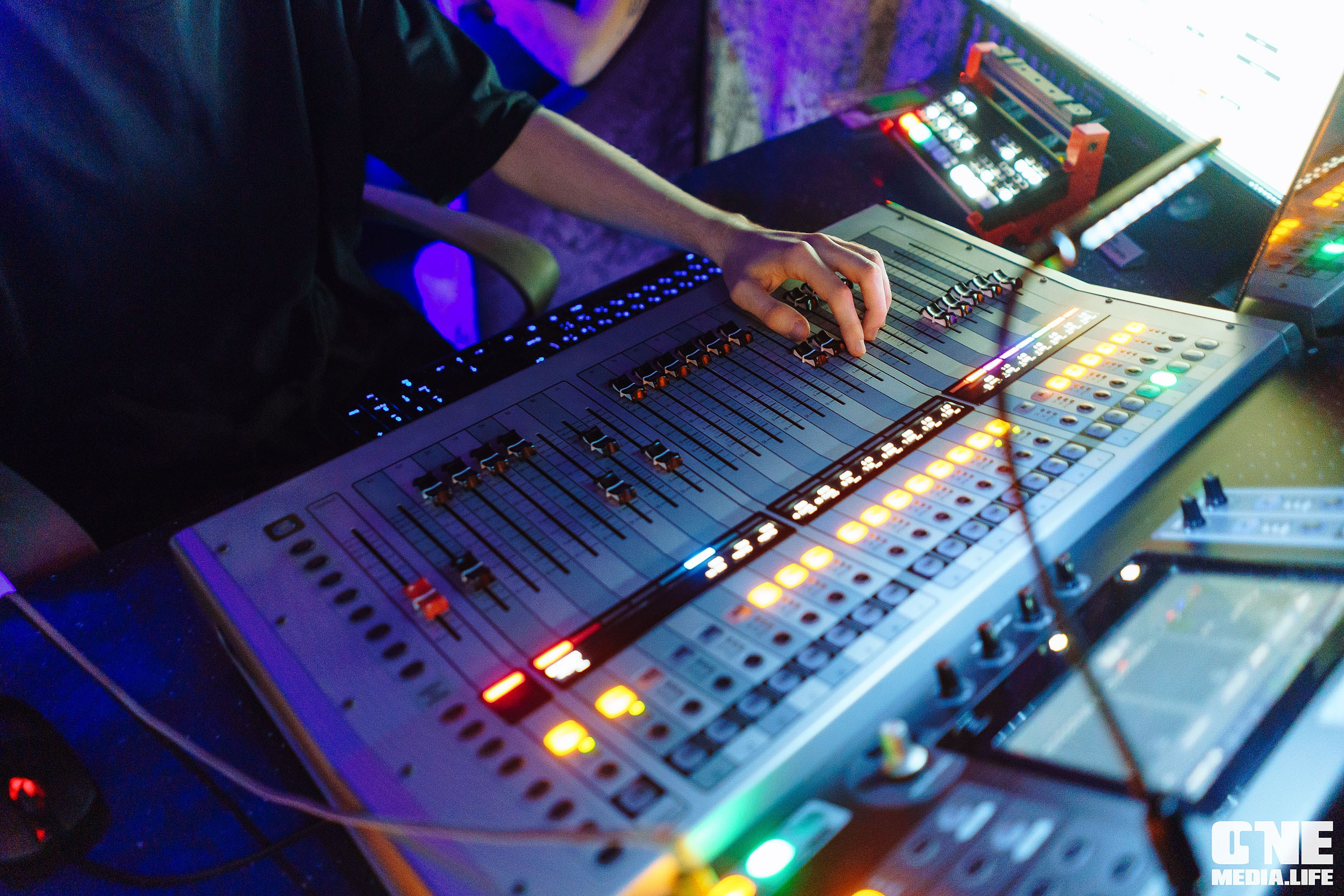 Фоторепортаж из караоке-клубе Эйфория. One Media Life: фоторепортажи, фотоотчеты с мероприятий и заведений