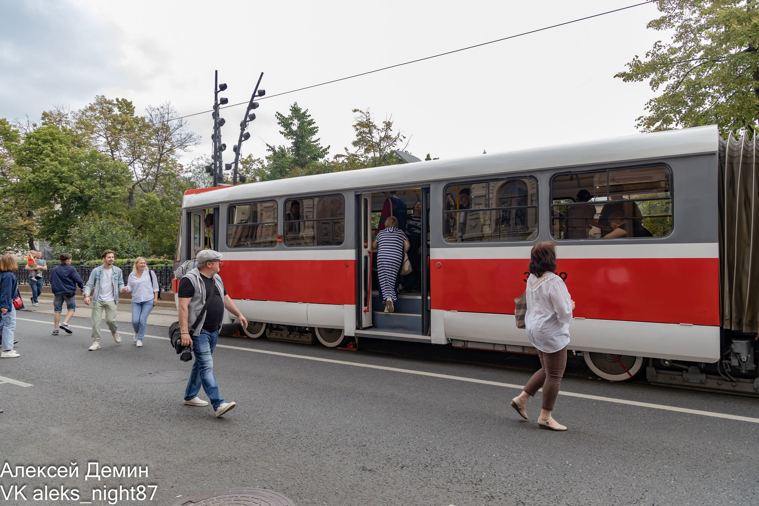 Ретро парад трамваем Москва 2023. Репортажный, семейный и студийный фотограф в Москве Демин Алексей