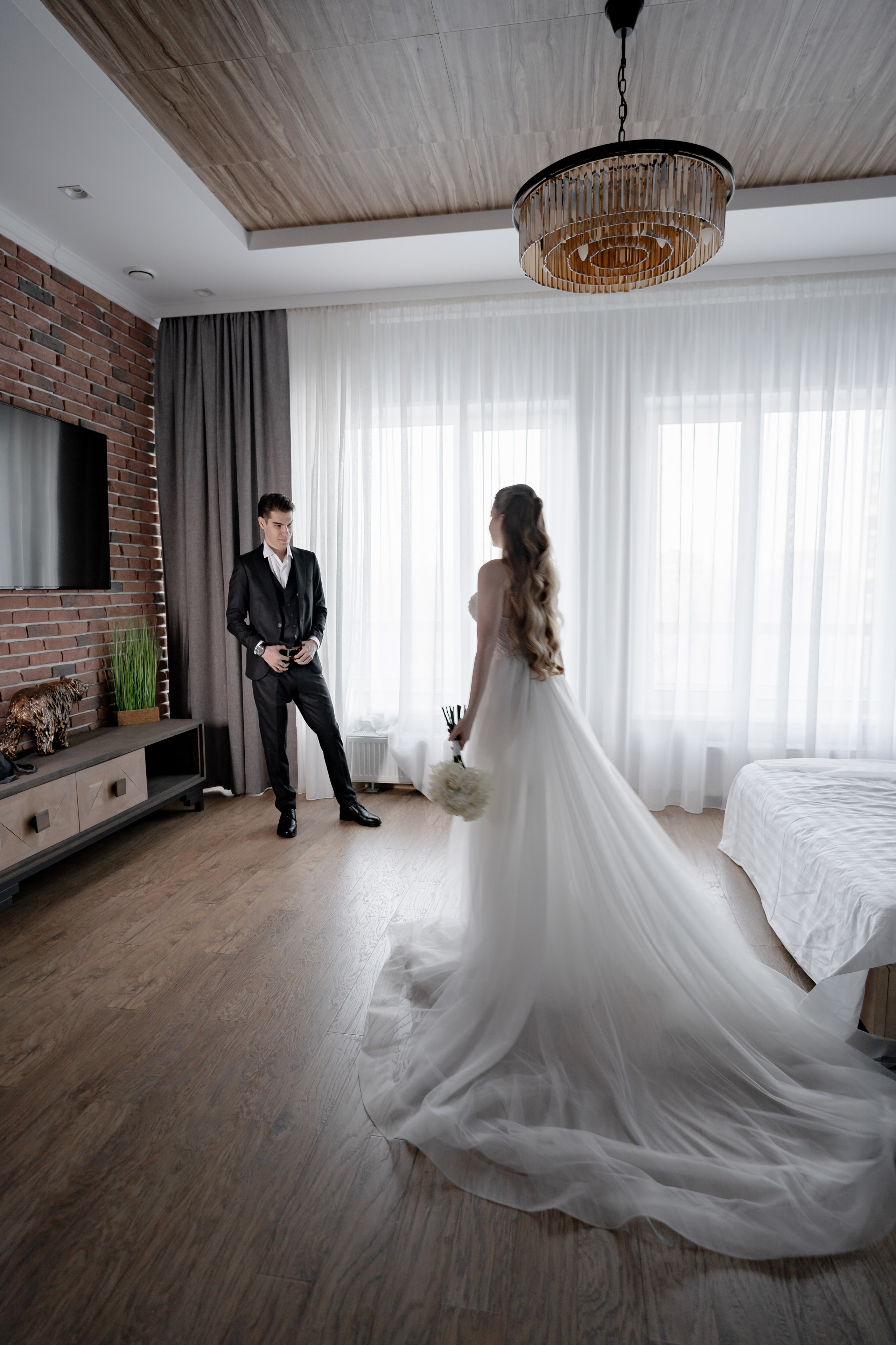 СВАДЕБНАЯ СЬЕМКА СБОРОВ В ОТЕЛЕ И ВЫЕЗД НА ЦЕРЕМОНИЮ (СНЯТО В СИБИРЕ В НИЖНЕВАРТОВСКЕ)М. Профессиональный фотограф, Санкт-Петербург — Виктория Богомолова