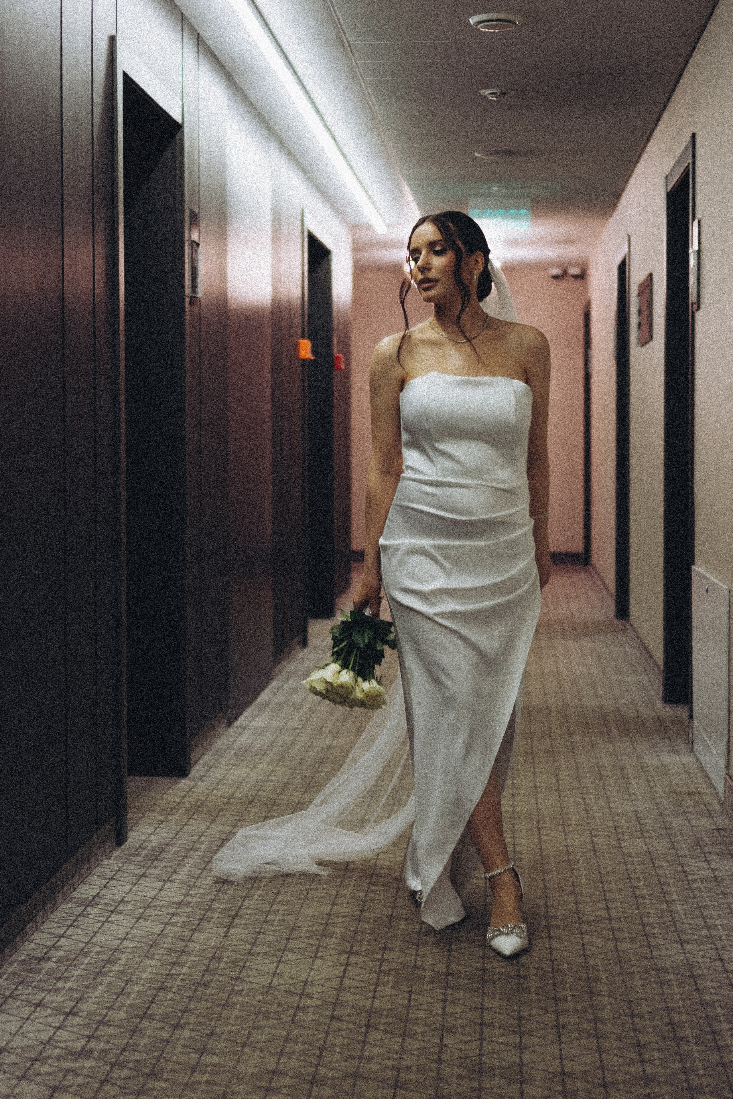 СВАДЕБНАЯ СЬЕМКА СБОРОВ ЖЕНИХА И НЕВЕСТЫ В ОТЕЛЕ И ТАКЖЕ ФОТОСЕССИИЯ В ОТЕЛЕЕ МЕГАПОЛИС БРЯНСК. Профессиональный фотограф, Санкт-Петербург — Виктория Богомолова