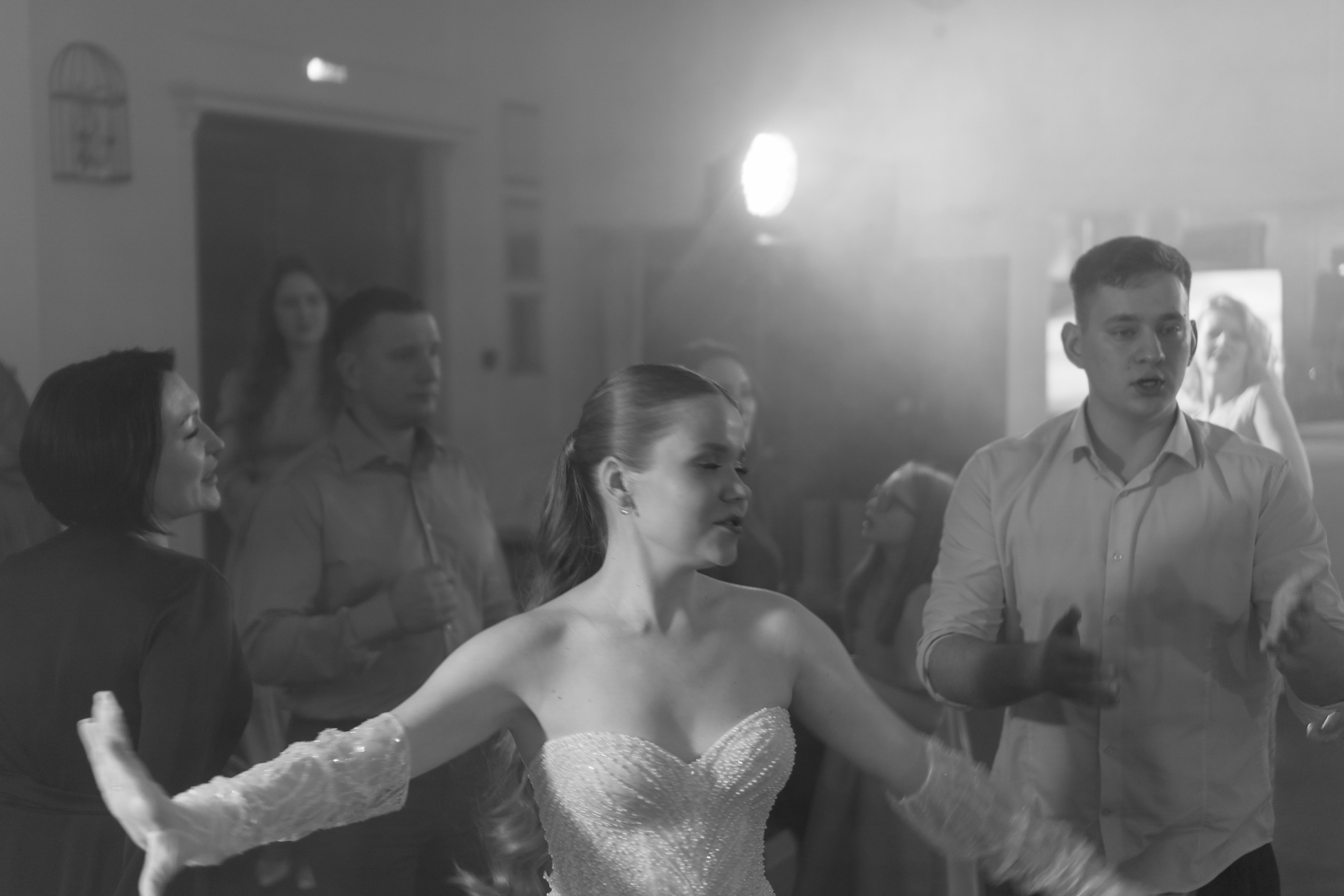 СВАДЕБНАЯ СЬЕМКА СБОРОВ В ОТЕЛЕ И ВЫЕЗД НА ЦЕРЕМОНИЮ (СНЯТО В СИБИРЕ В НИЖНЕВАРТОВСКЕ). Профессиональный фотограф, Санкт-Петербург — Виктория Богомолова