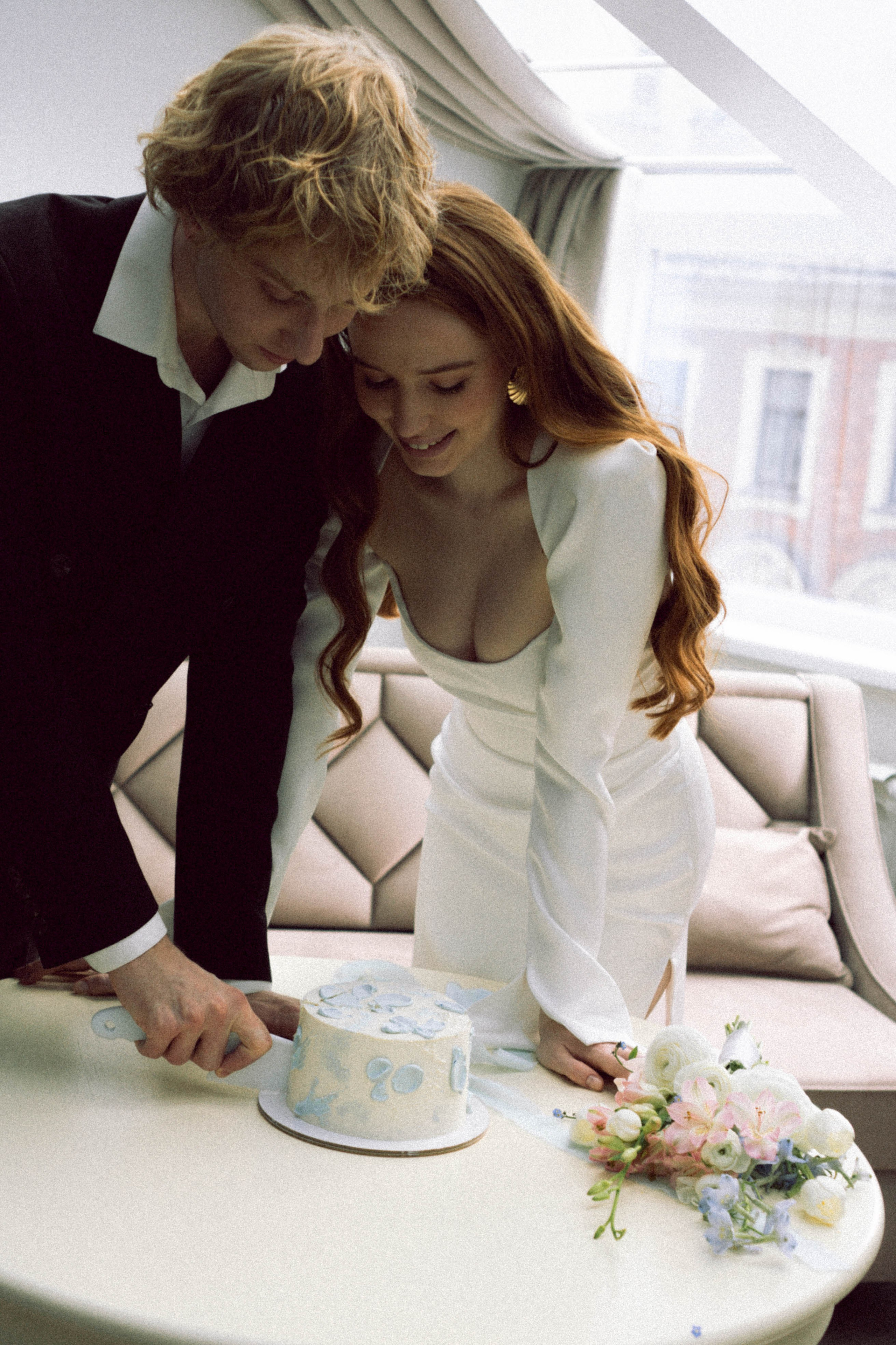 СВАДЕБНАЯ СЬЕМКА В ОТЕЛЕ. СБОРЫ ЖЕНИХА И НЕВЕСТЫ И ТАКЖЕ ТОР И ПОДГОТОВКА К ПРОГУЛКЕ. Профессиональный фотограф, Санкт-Петербург — Виктория Богомолова