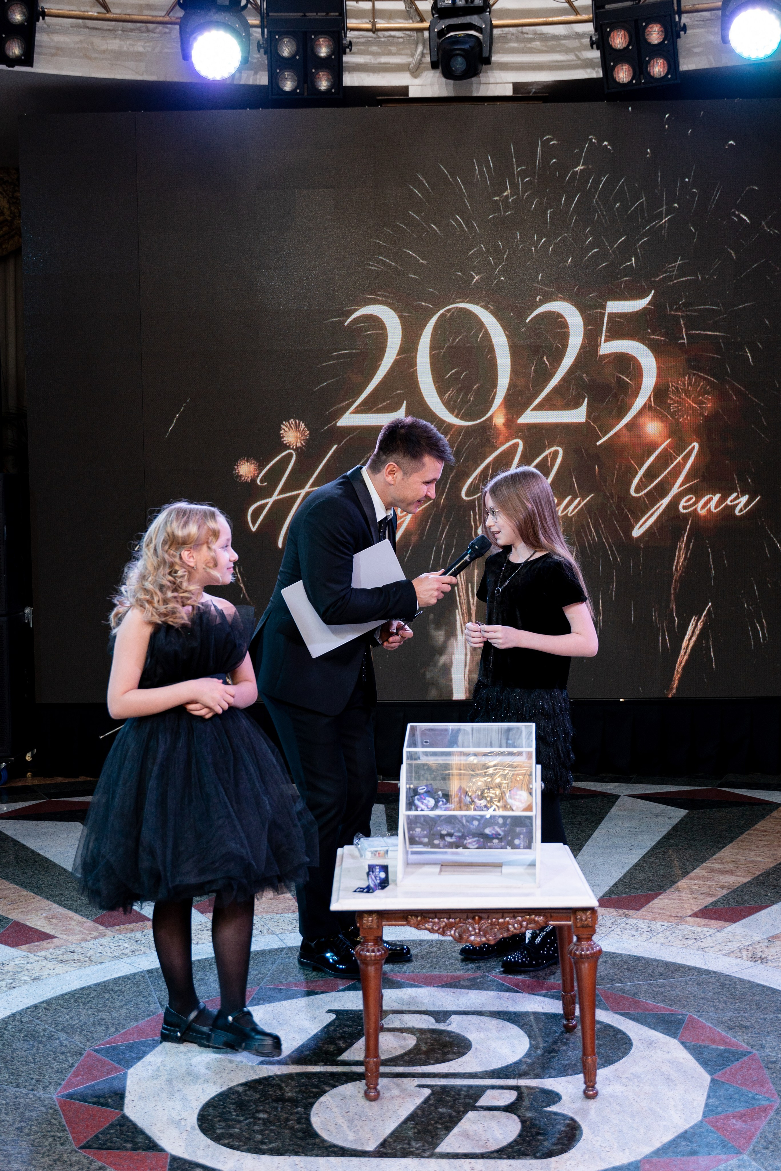 НОВОГОДНЯЯ НОЧЬ 2025 ВИДГОФ. Фотограф на любое мероприятие