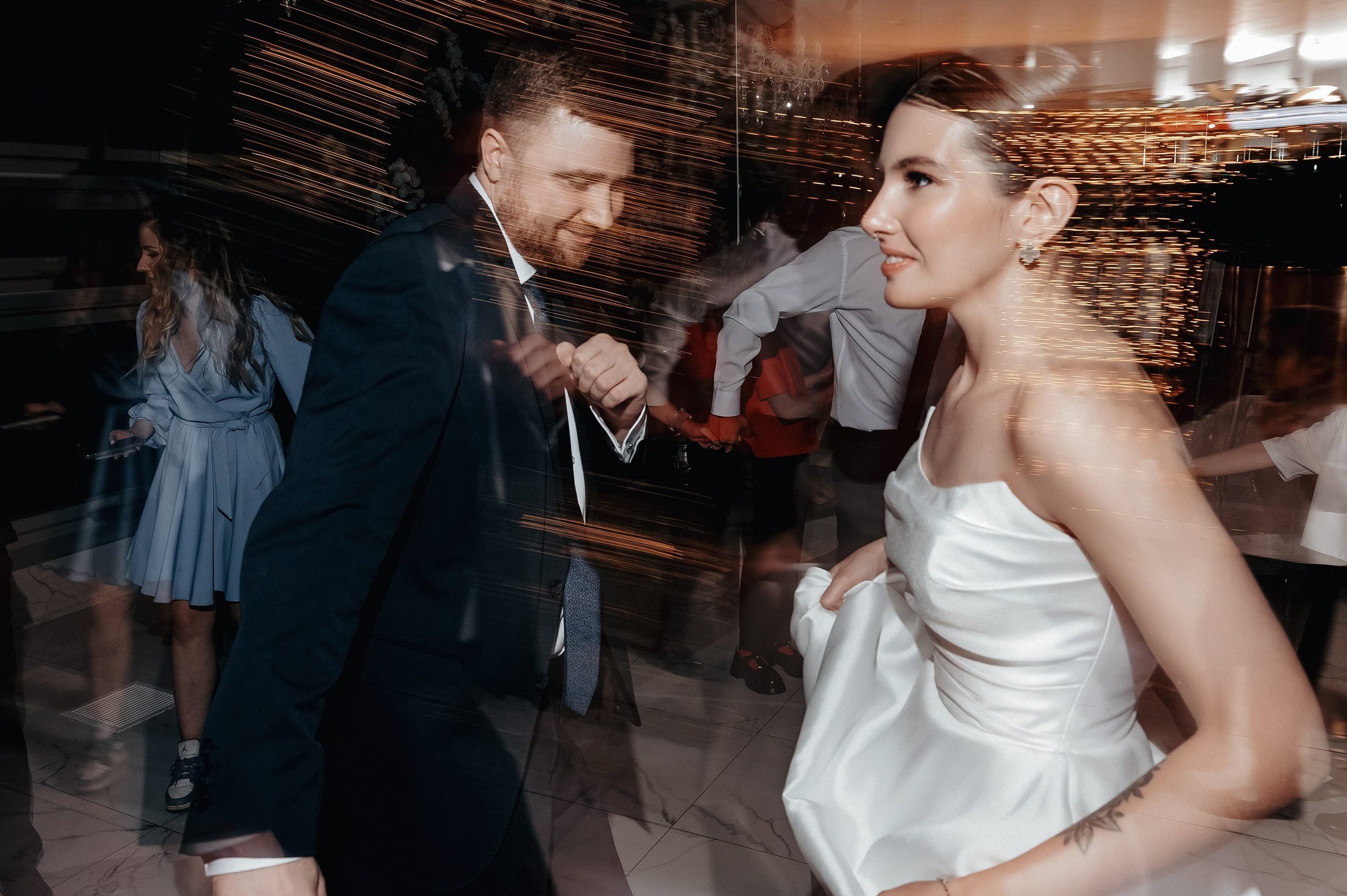 Свадебные приключения красивых и счастливых в Москве. Таганский ЗАГС + Golden Ring. Свадебный и семейный фотограф Виктория Носачёва. Щелково, Москва и МО