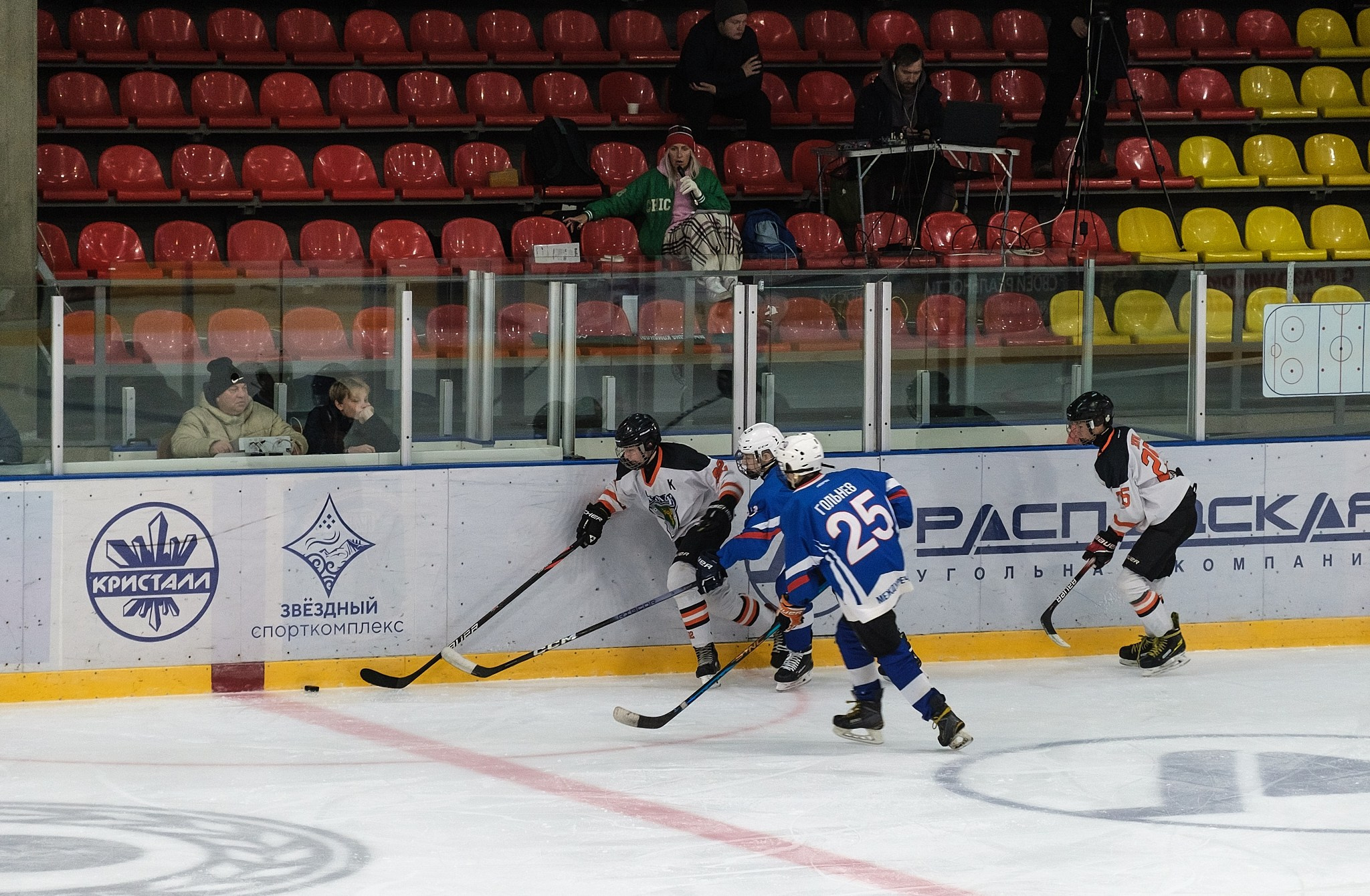Хоккейный матч Вымпел-2011 (Междуреченск) vs Ермак (Ангарск) — фотограф в Междуреченске Никита Максимов