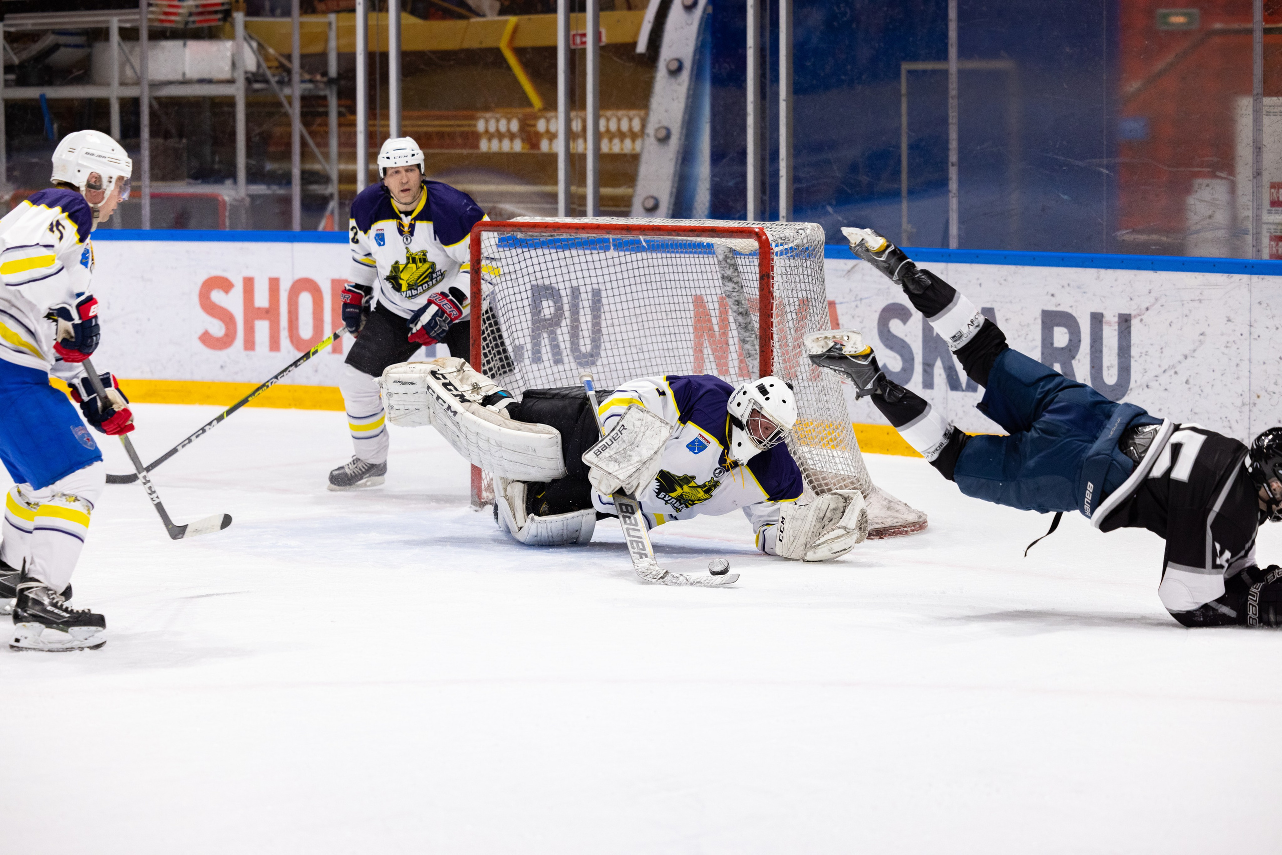 Бульдозер vs. LR-строй. Фотограф Александр Заломаев