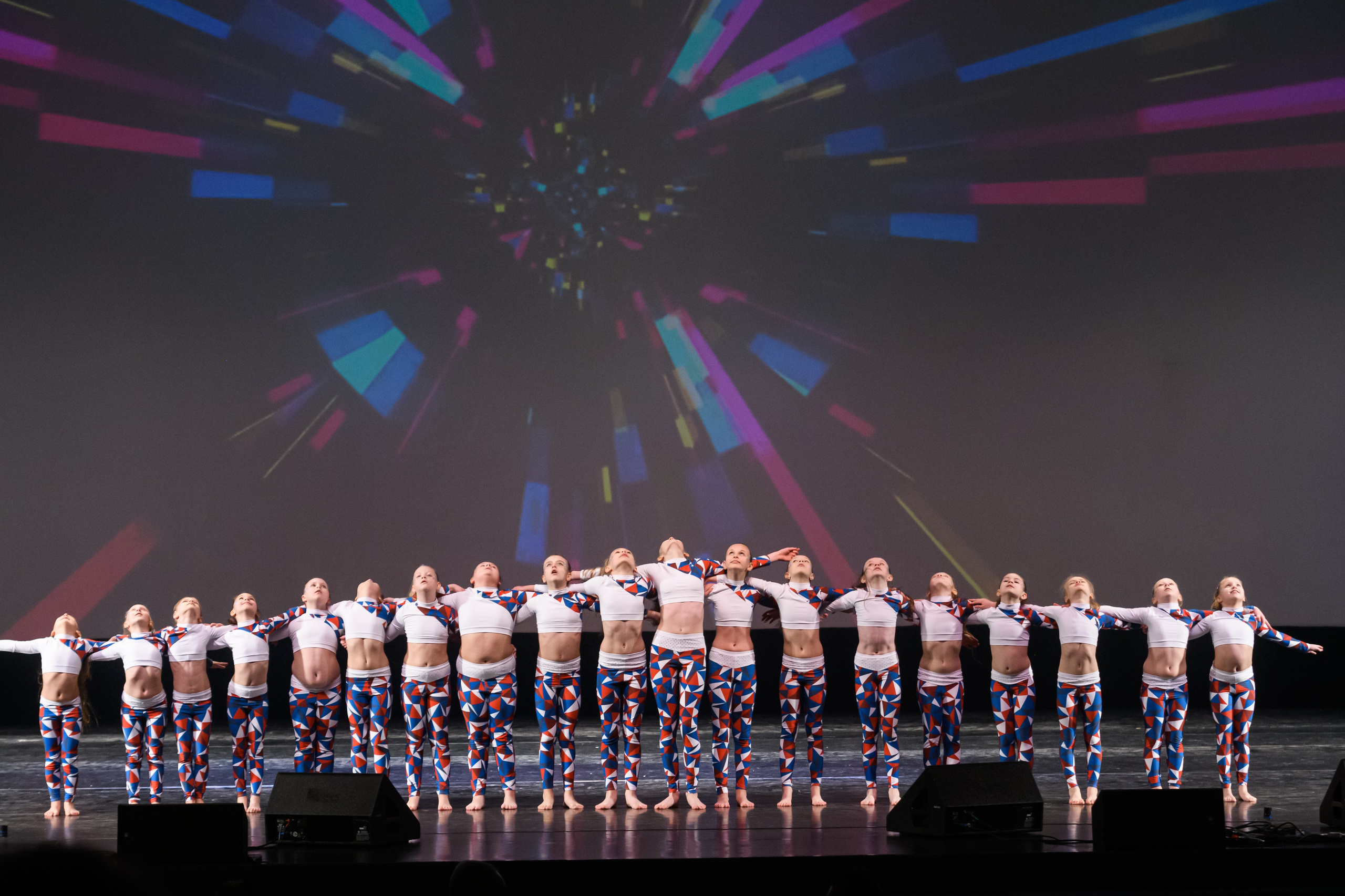 23 апреля, часть 2, БКЗ Октябрьский, г. Санкт-Петербург. Золотое яблочко