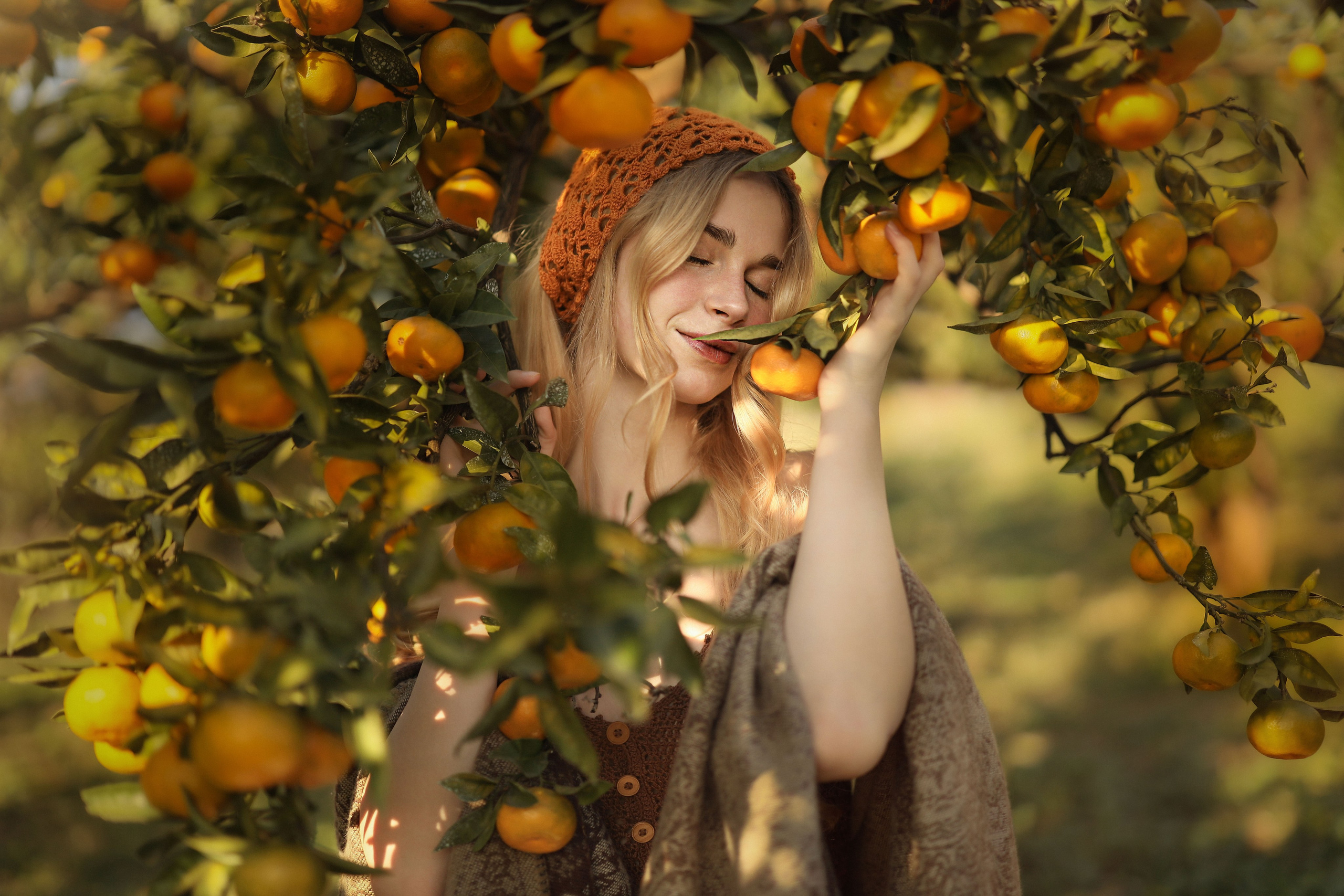 Фотосессия в мандариновом саду для Катерины. Свадебный и семейный фотограф в Абхазии Жанна Соснина
