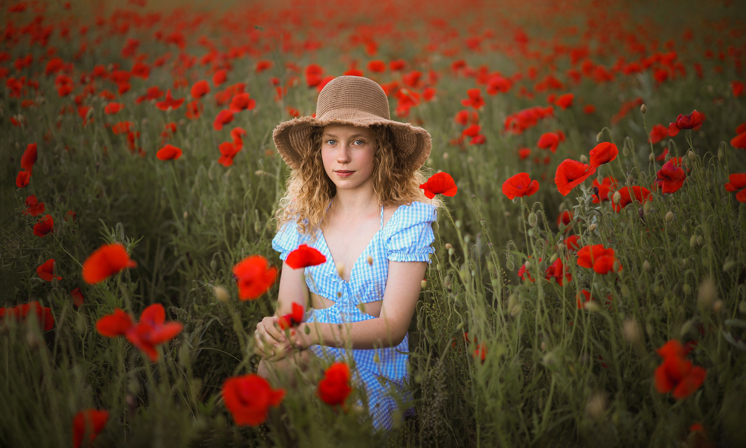Детская фотосессия в маках. Свадебный и семейный фотограф в Абхазии Жанна Соснина