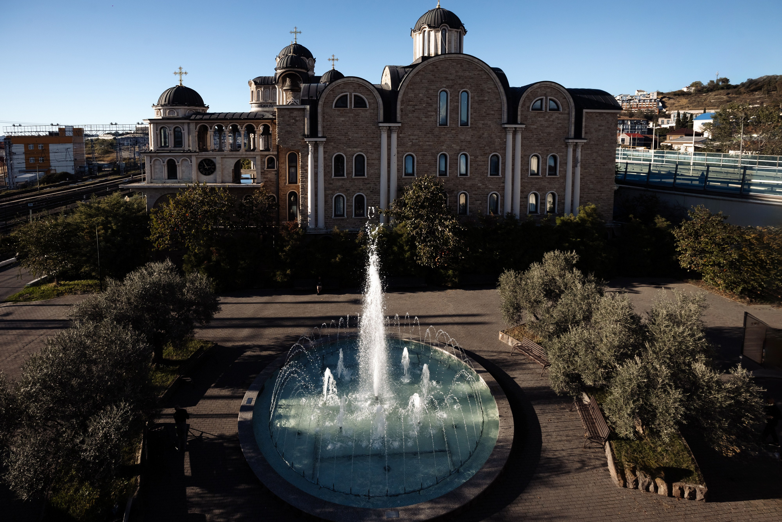 Храм Христа спасителя в Сочи. Семейный фотограф на крещение и венчание